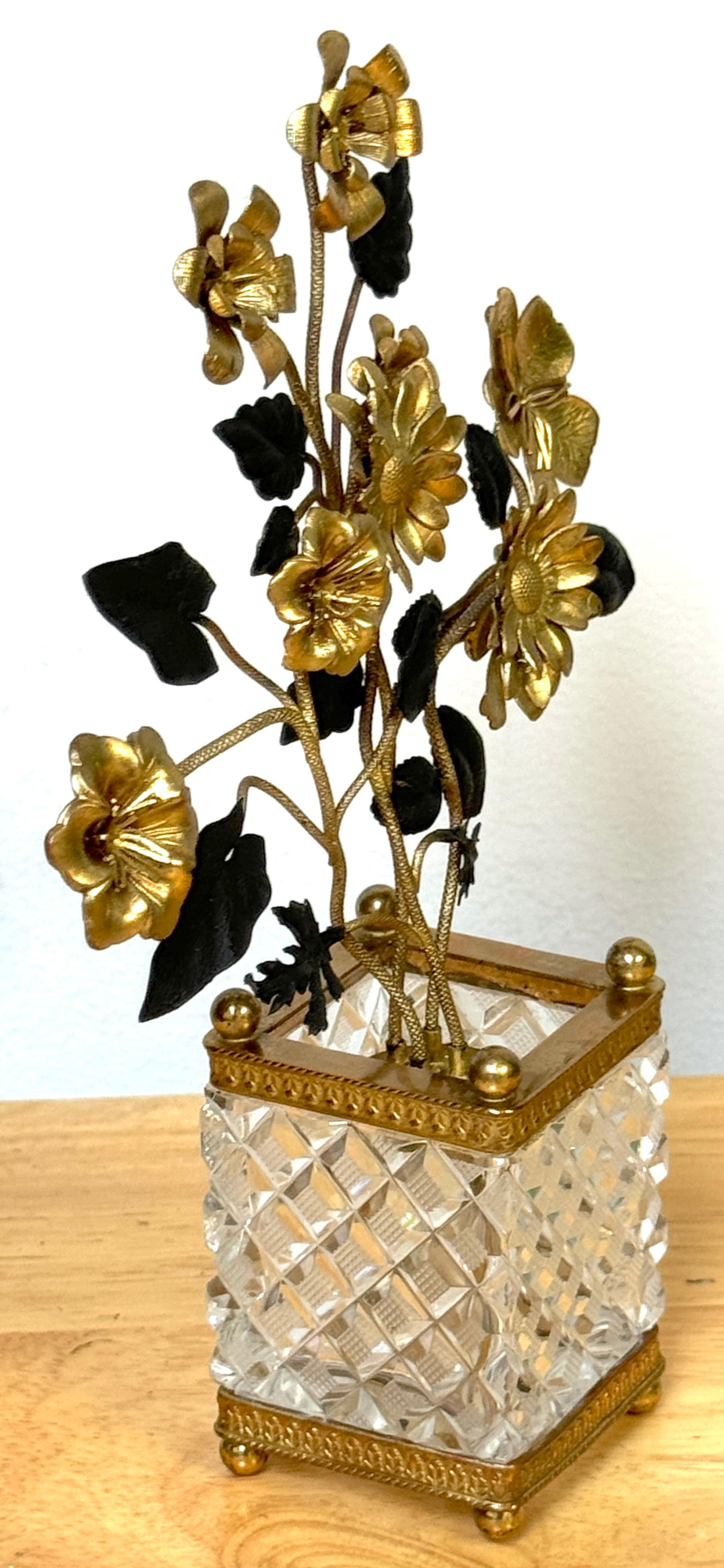 Cacharro Floral Topiario Estilo Baccarat de Cristal Francés Dorado y Bronce Patinado siglo XX en venta
