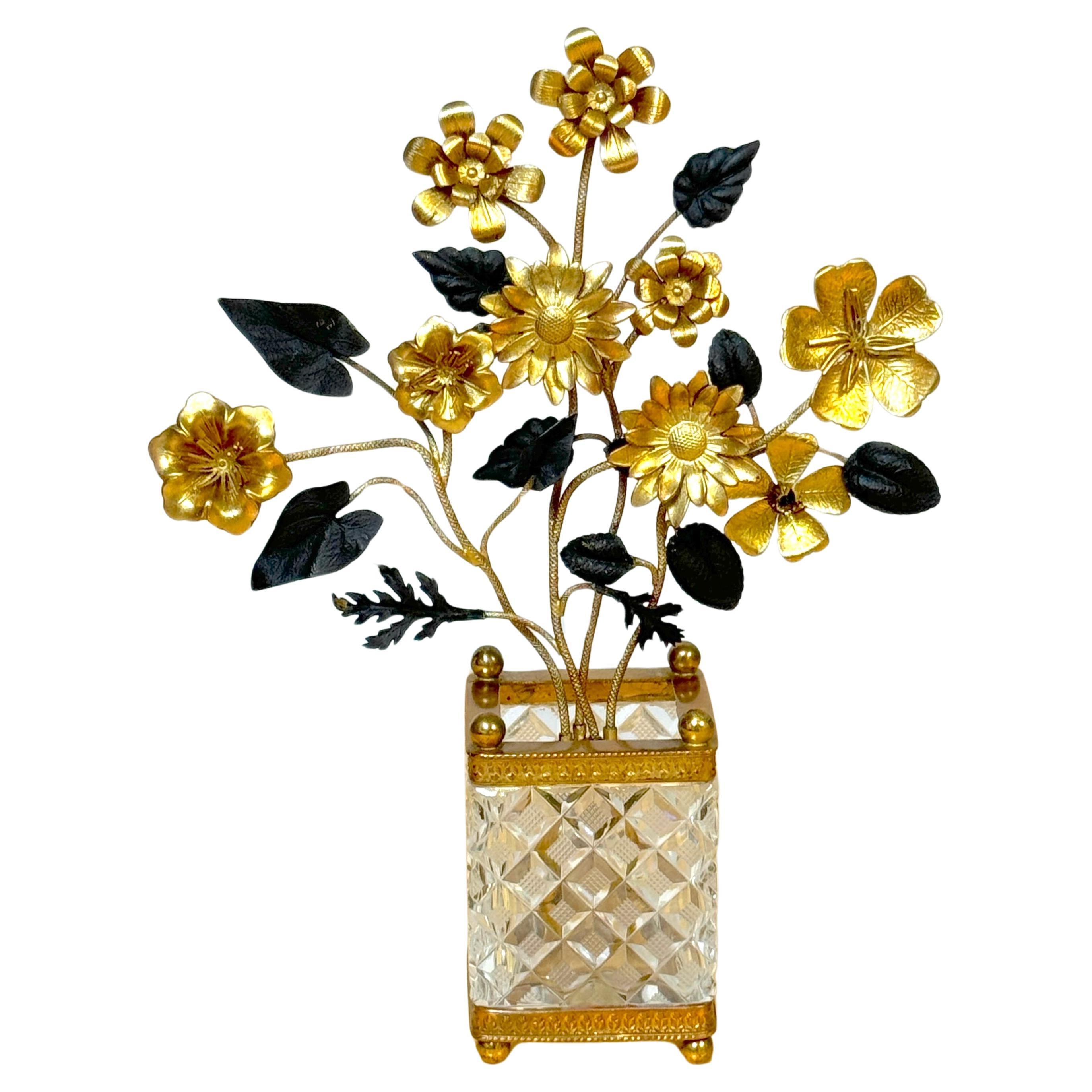 Cacharro Floral Topiario Estilo Baccarat de Cristal Francés Dorado y Bronce Patinado en venta