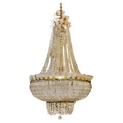 Lustre français de style Baccarat Louis XVI en cristal perlé et laiton doré
