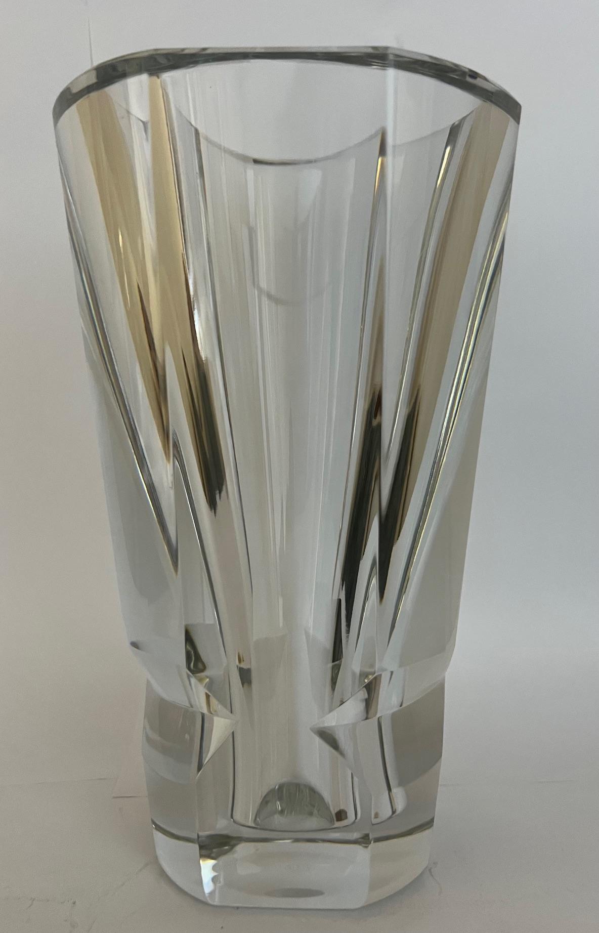 Vaso di cristallo conico e spesso di Baccarat, edizione limitata, anni '80 ca. in vendita 3