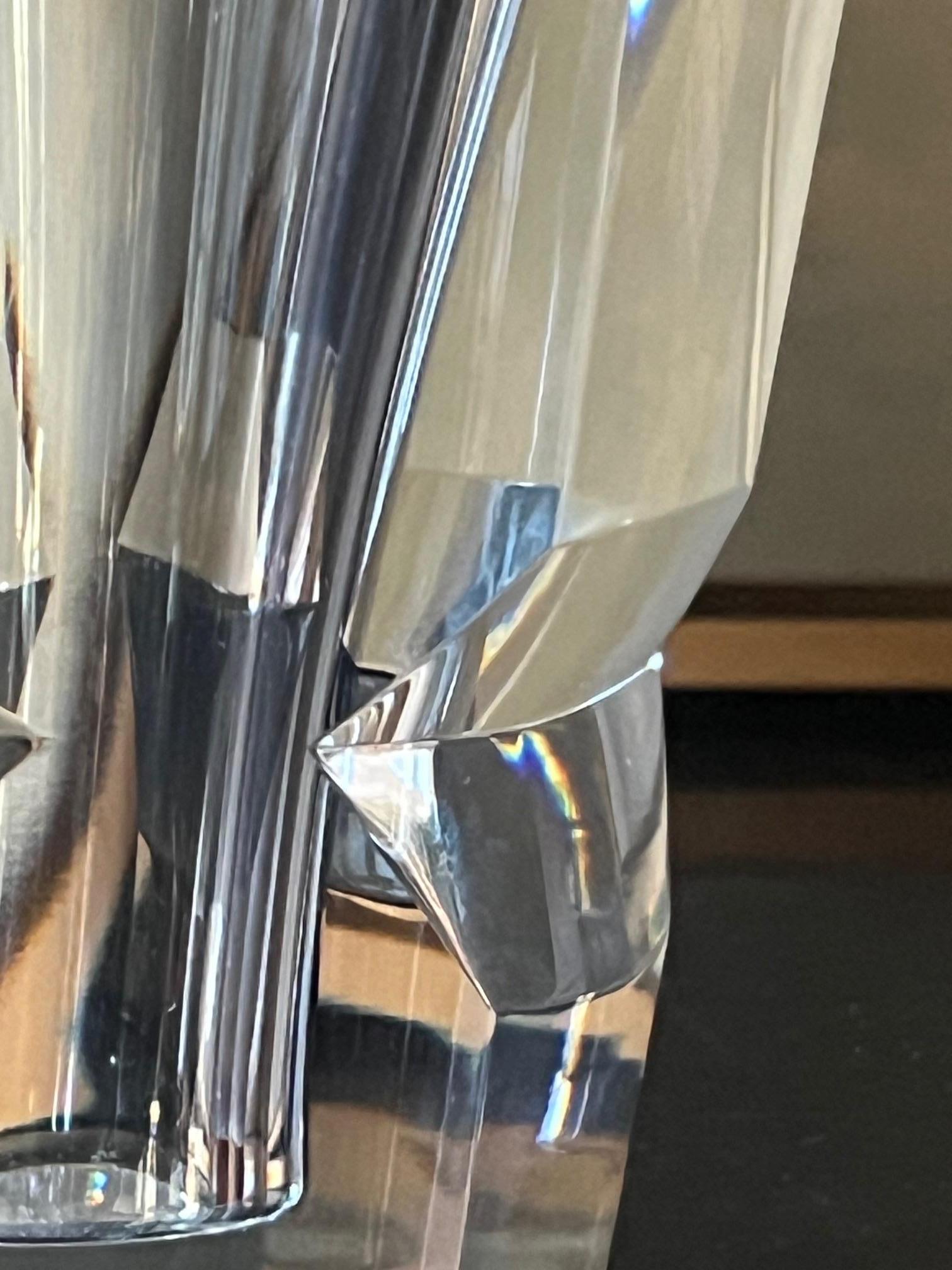 Art Déco Vaso di cristallo conico e spesso di Baccarat, edizione limitata, anni '80 ca. in vendita