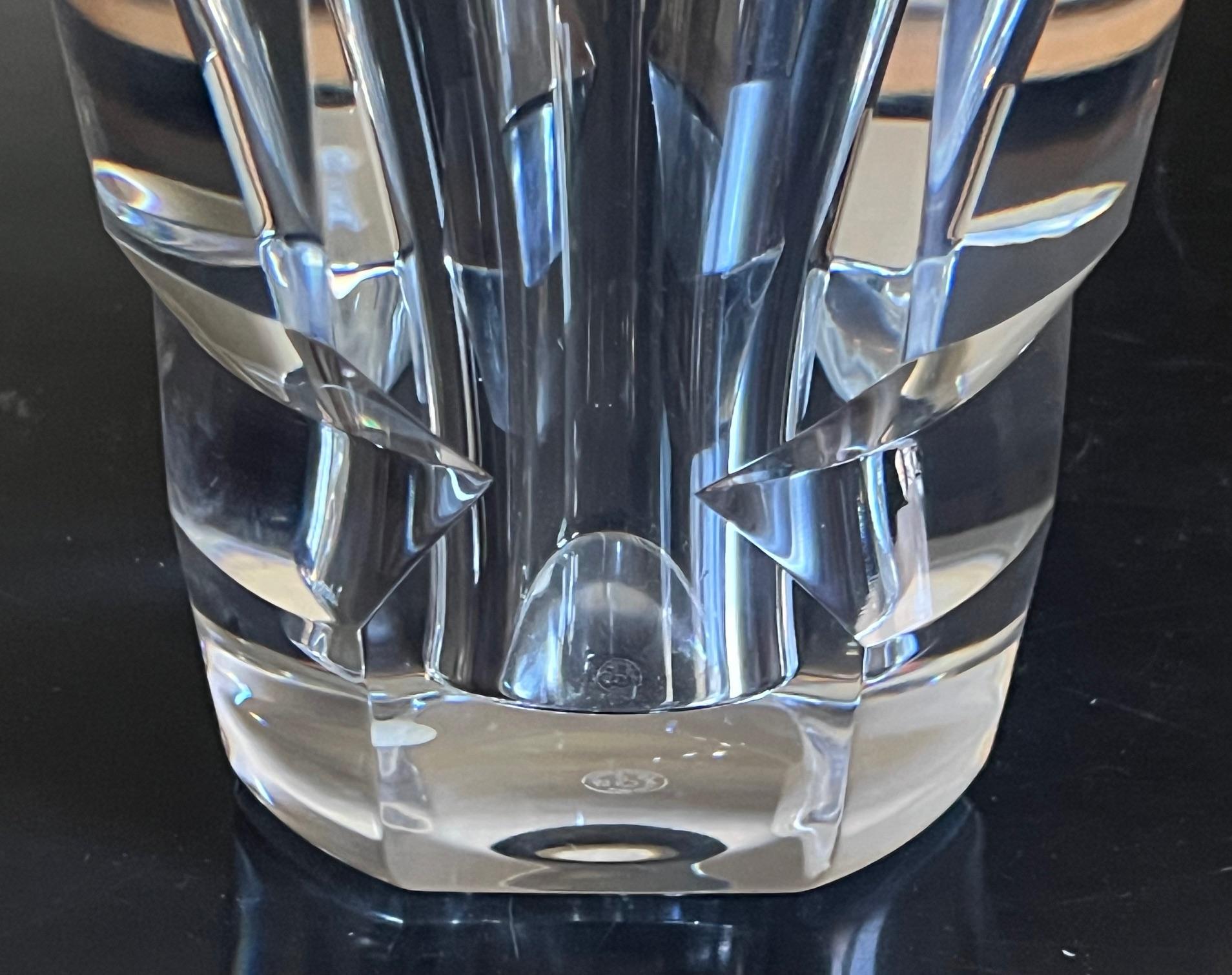 Vaso di cristallo conico e spesso di Baccarat, edizione limitata, anni '80 ca. In condizioni ottime in vendita a Ross, CA