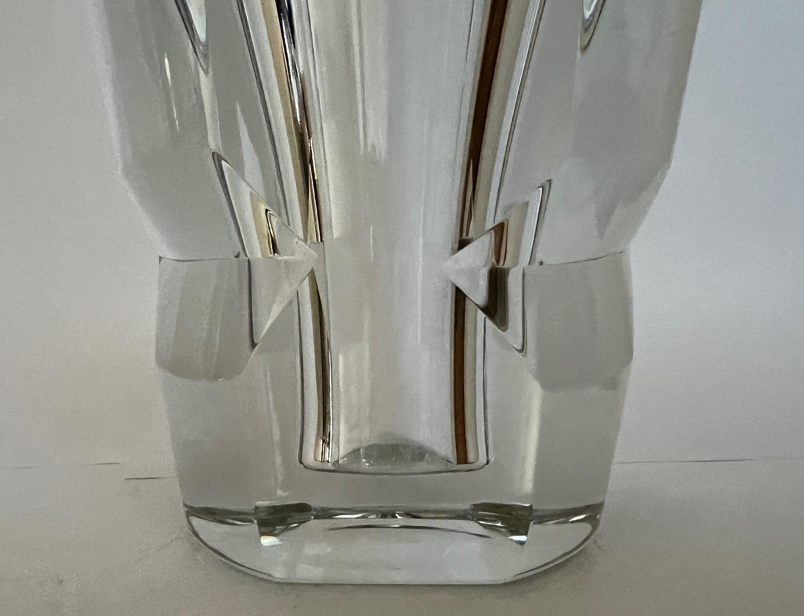 Cristallo Vaso di cristallo conico e spesso di Baccarat, edizione limitata, anni '80 ca. in vendita