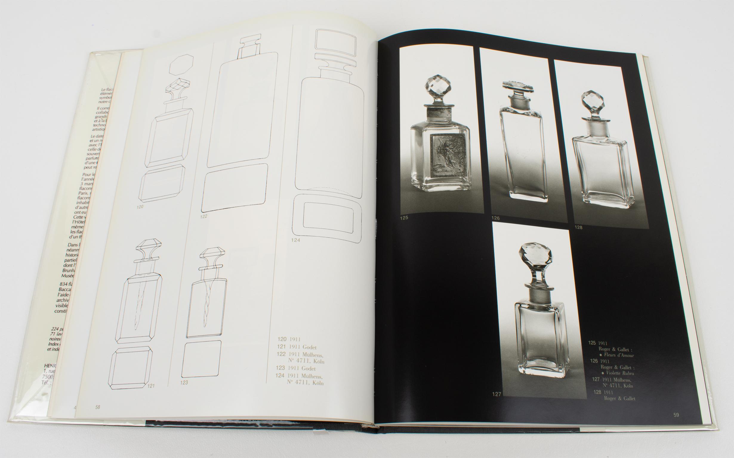 Moderne Baccarat, Les bouteilles de parfum, livre français de la Cristallerie de Baccarat, 1986 en vente