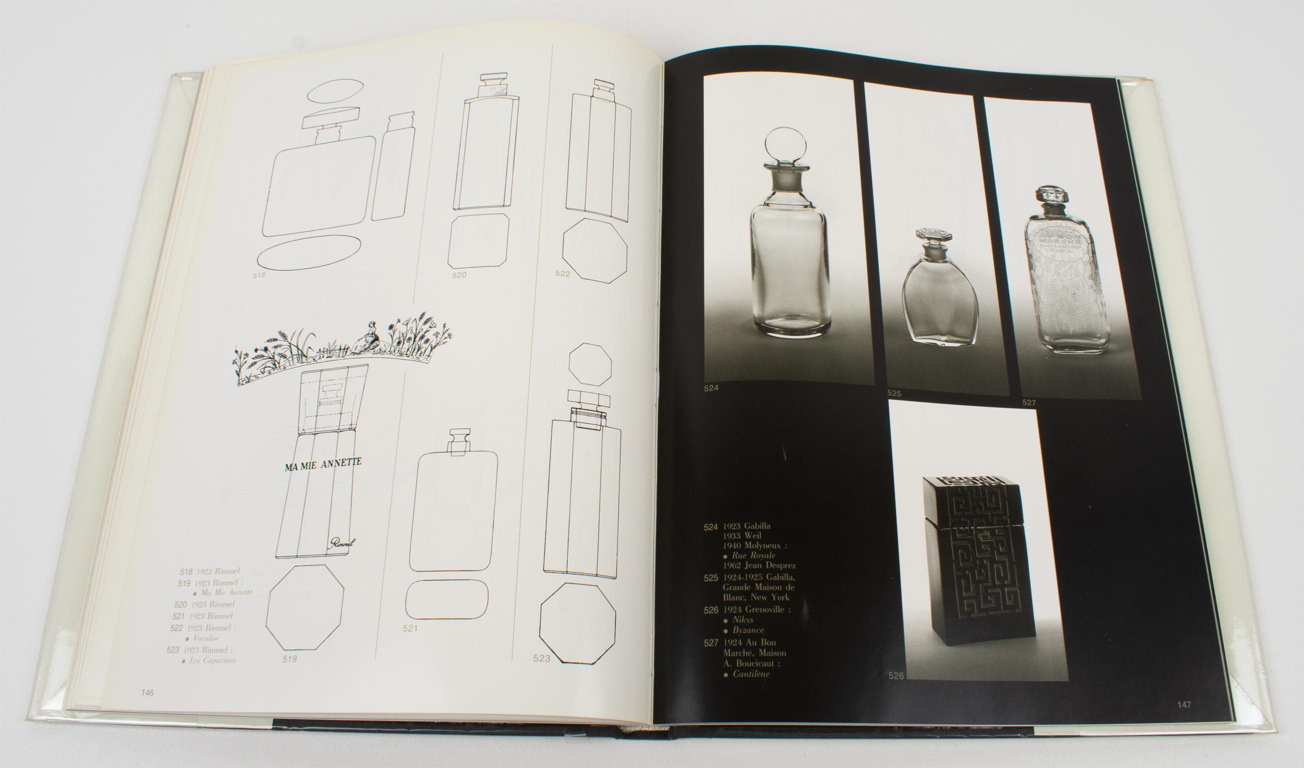 Baccarat, Les bouteilles de parfum, livre français de la Cristallerie de Baccarat, 1986 Bon état - En vente à Atlanta, GA