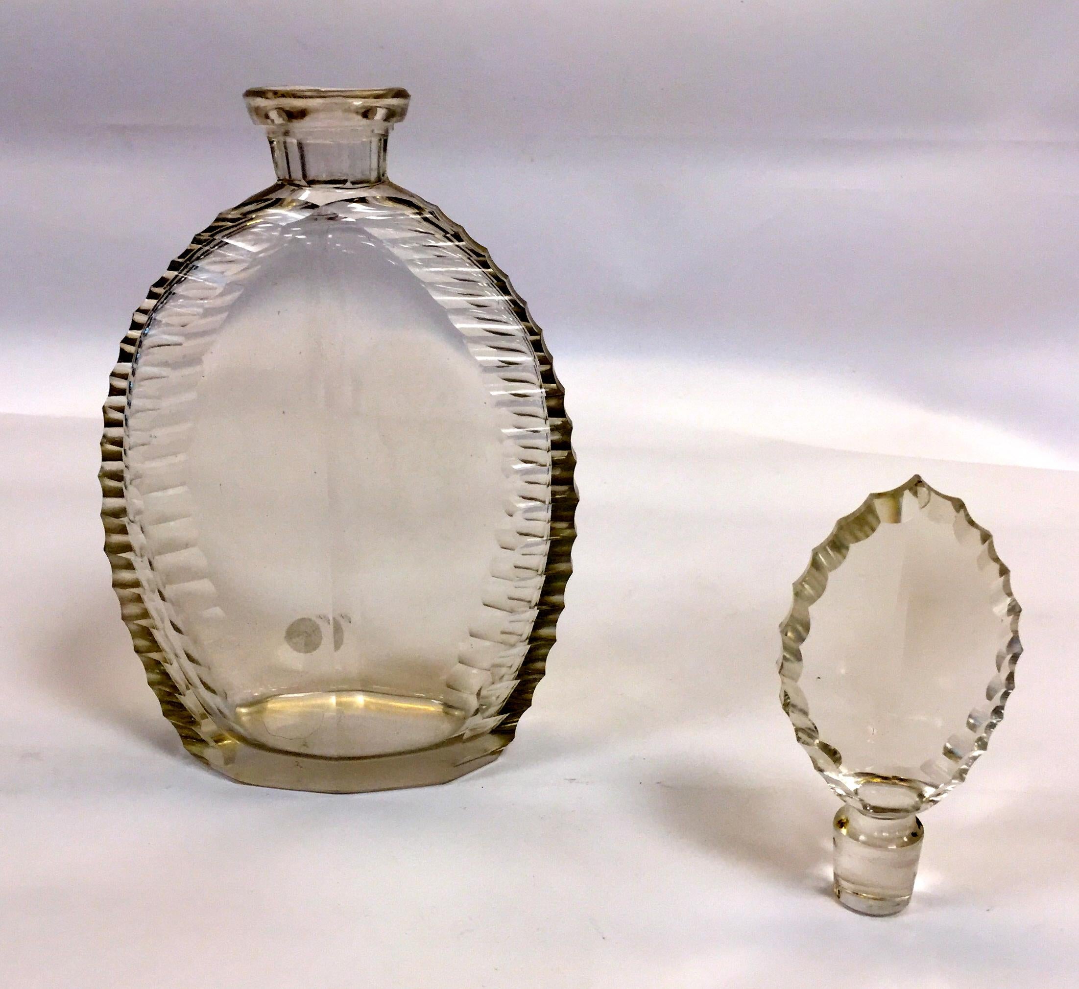 Baccarat Transparent Whiskey Bottle, France, 1930 In Excellent Condition For Sale In Rio de Janeiro, RJ