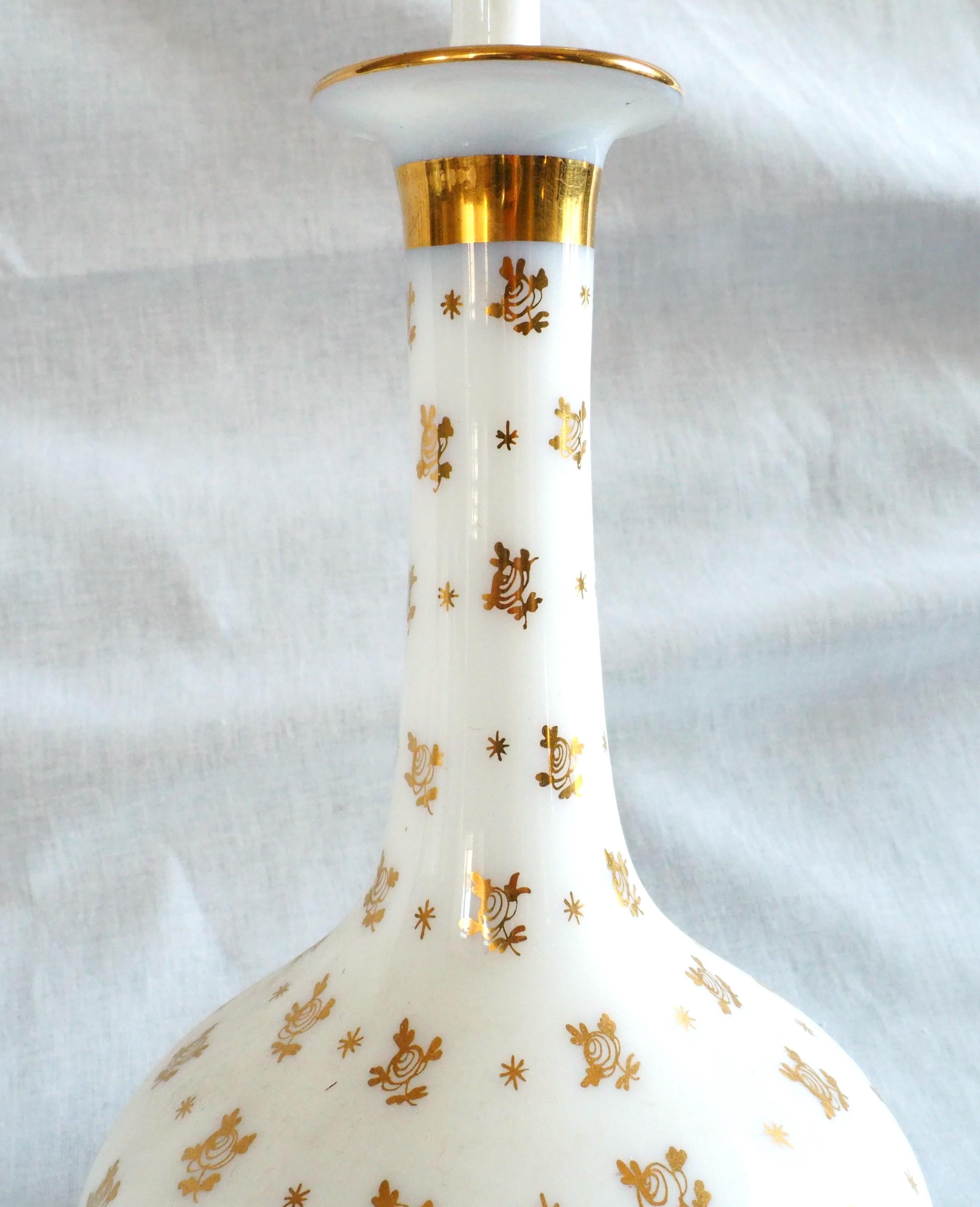 Napoleone III Set da acqua opalino bianco Baccarat, periodo Napoléon III, circa 1860 in vendita