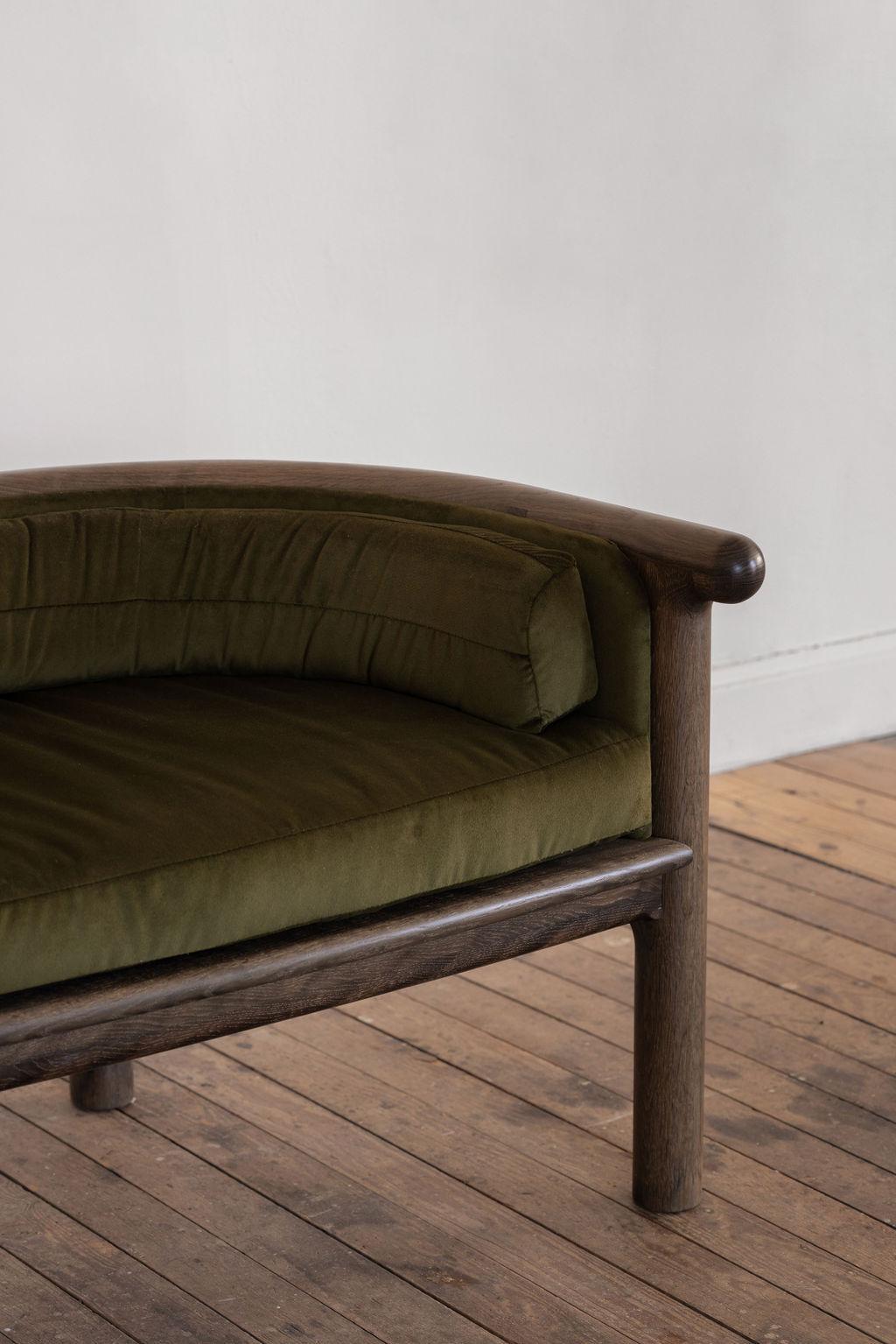 Américain Bacchus Chair en chêne blanc fumigé et velours vert
