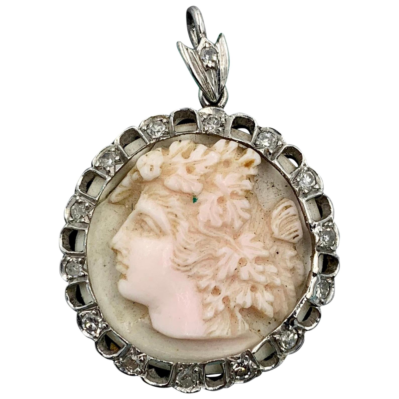 Viktorianischer handgeschnitzter Kamee-Anhänger aus Platin mit Dionysos-Diamant-Platin von Bacchus im Angebot