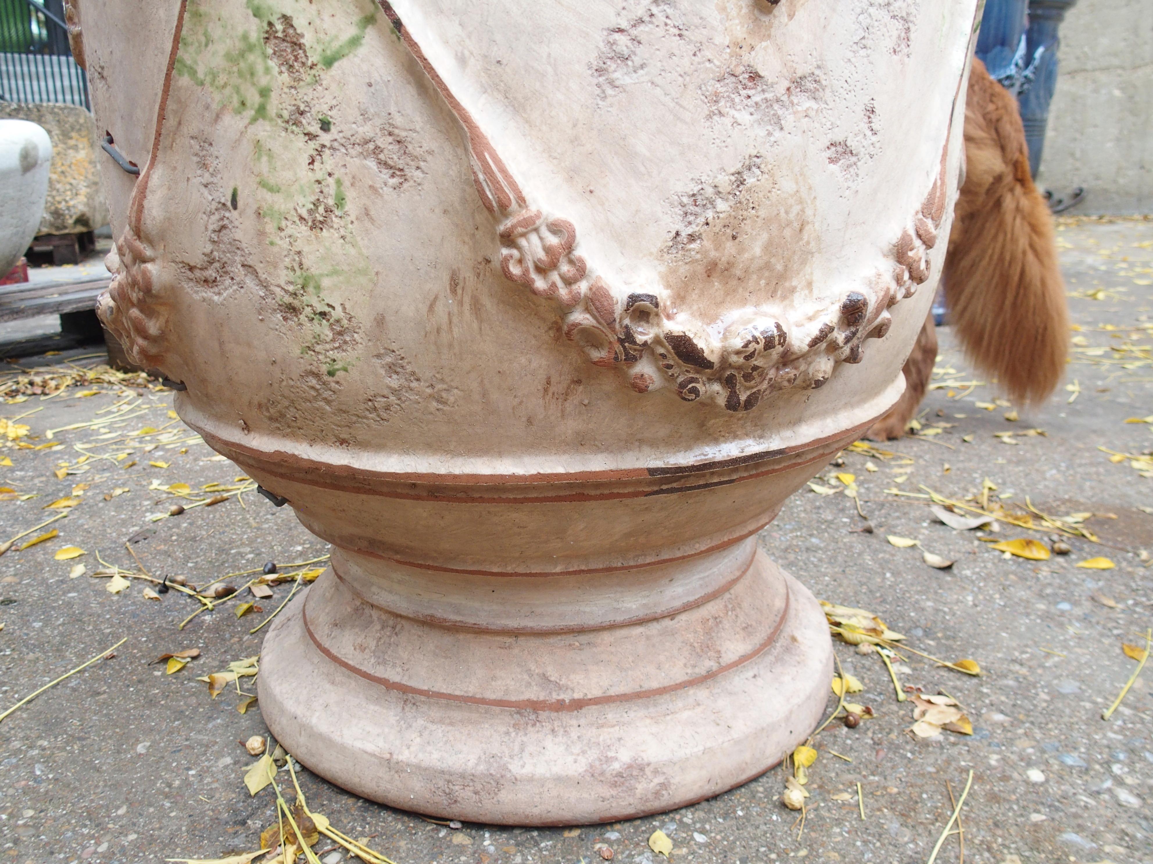 Fioriere Bacchus et Fauna grandi Anduze anticate con decoro Fleur De Lys in vendita 6