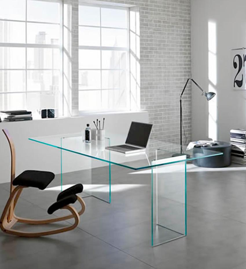 Italian Bacco Glass Dining Table, Designed by M. U., Made in Italy  For Sale