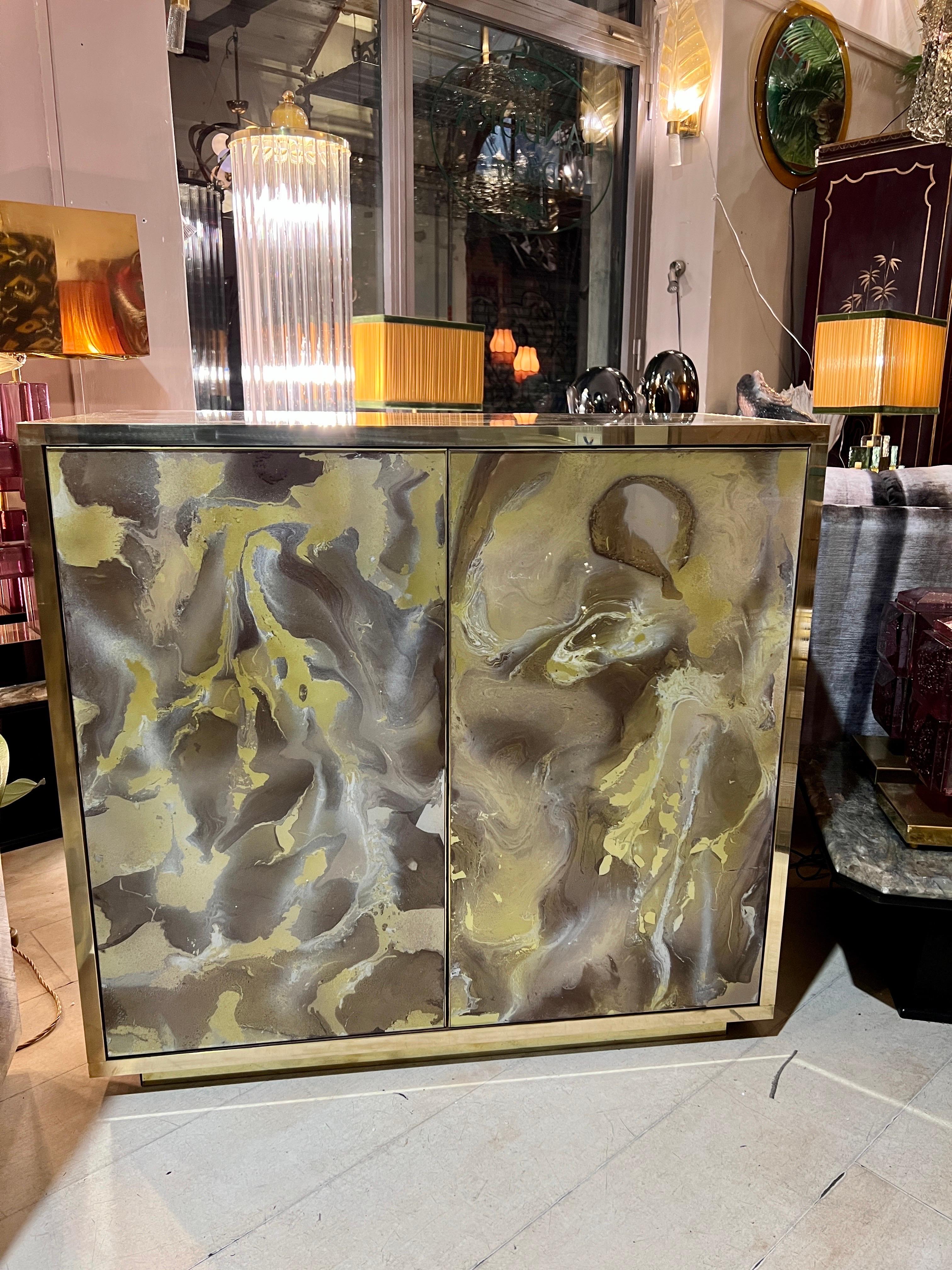 Modern Back Hand-Painted Glass Cupboard Marbled Effect with Brass Frame, 1980s For Sale