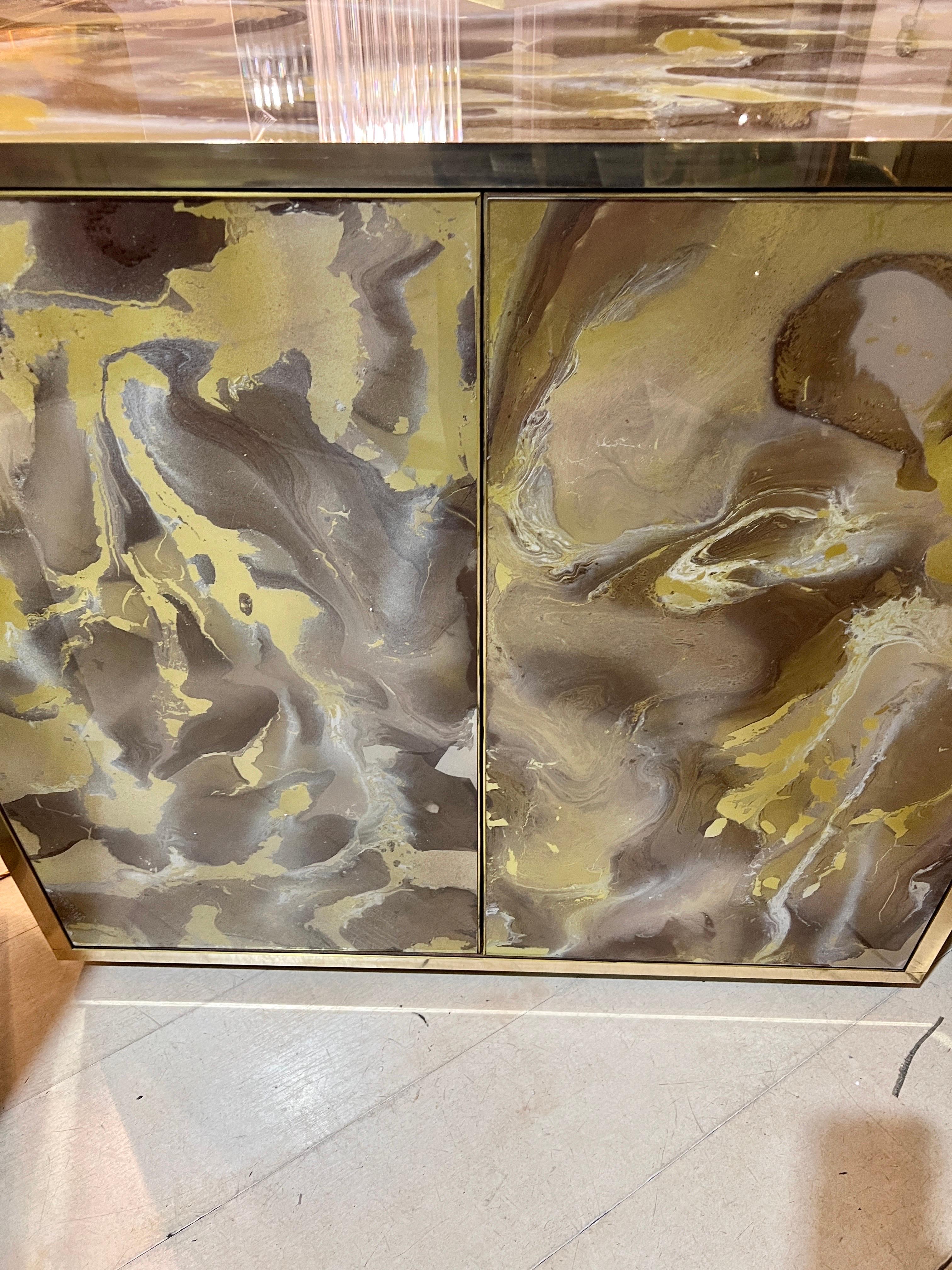 Back Hand-Painted Glass Cupboard Marbled Effect with Brass Frame, 1980s In Excellent Condition For Sale In Florence, IT
