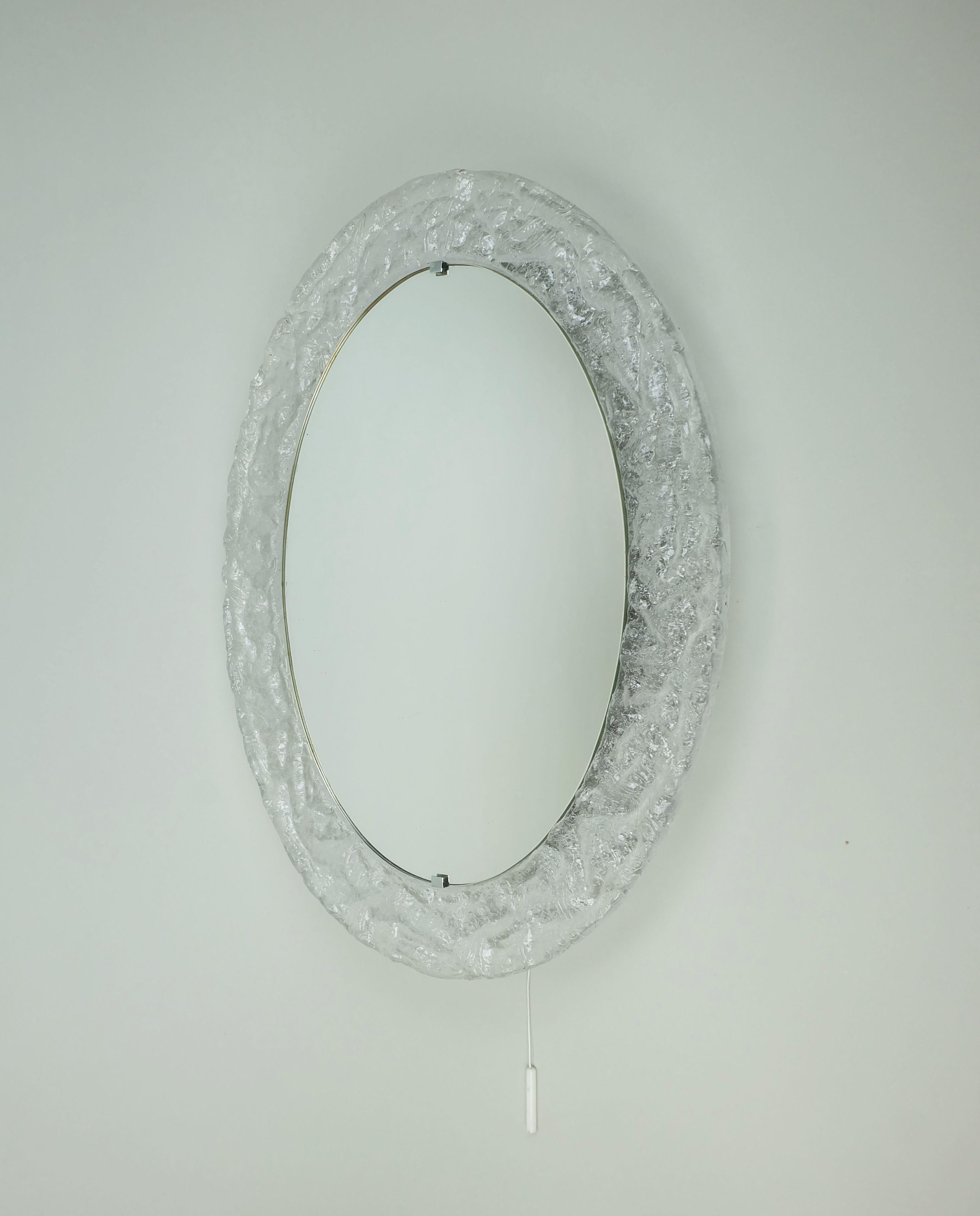 Allemand MIRROR mural rétro-éclairé par Erco cadre acrylique verre de glace décor 1960s 1970s en vente