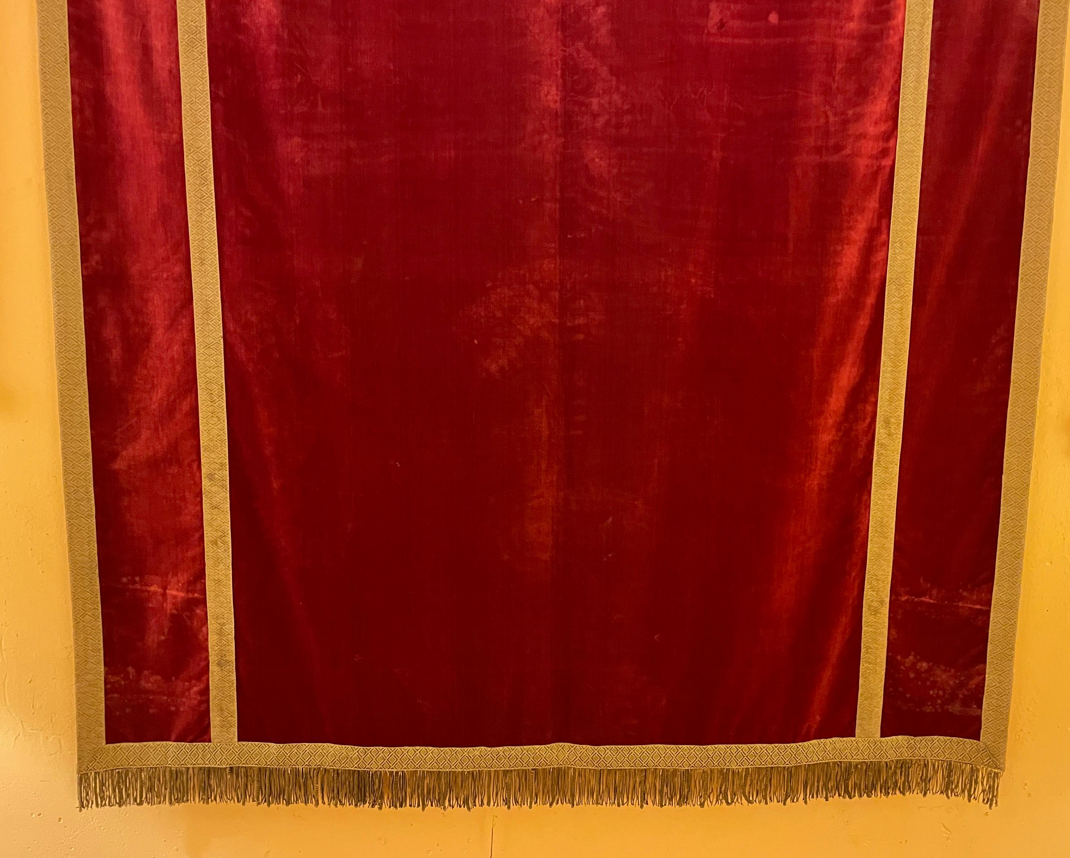 Back of Altar-Italy-19 ° Century-Red Silk Velvet In Good Condition For Sale In Brussels, Brussels