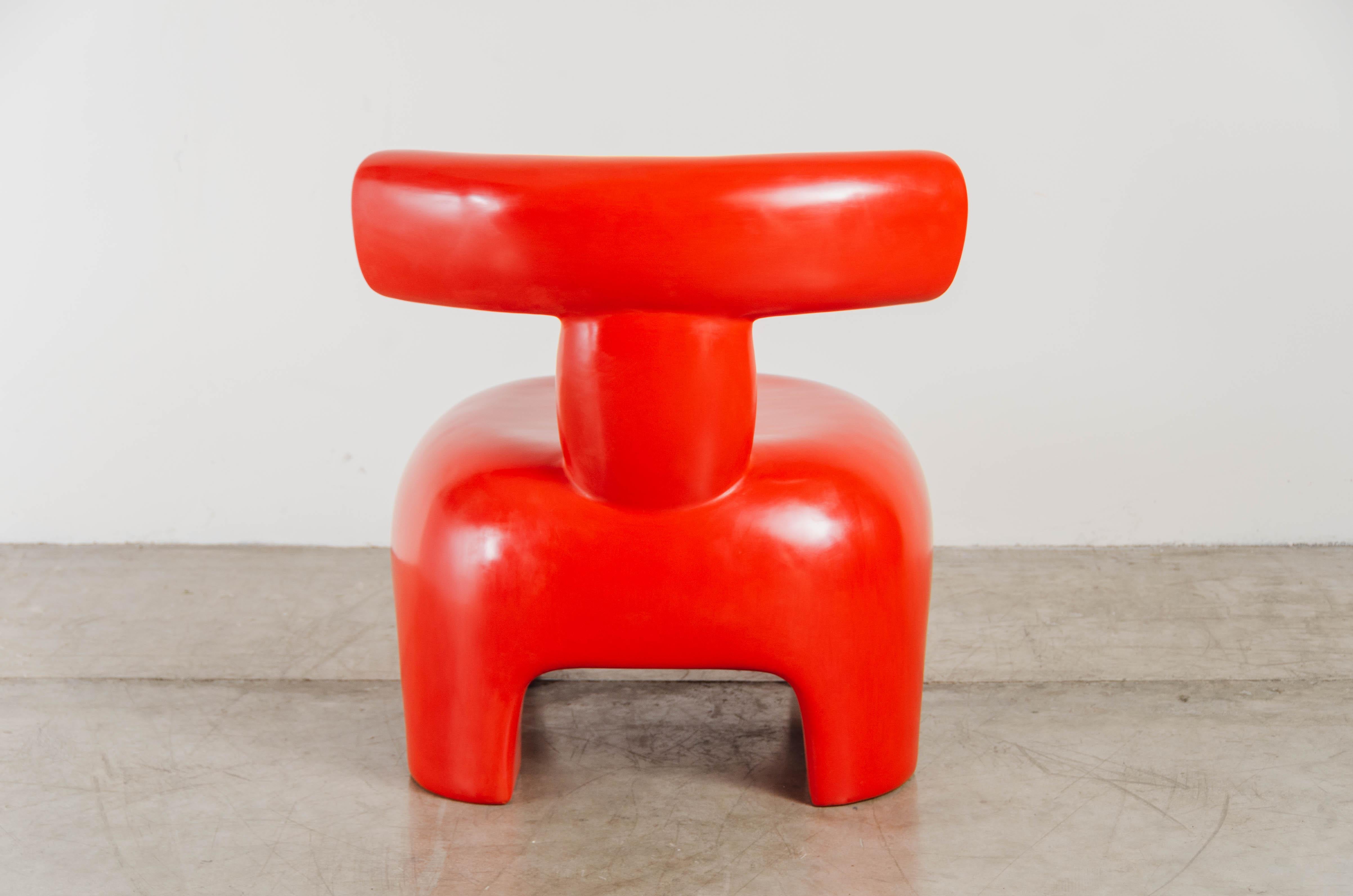 Chaise à dossier en laque corail de Robert Kuo, faite à la main, édition limitée Neuf - En vente à Los Angeles, CA