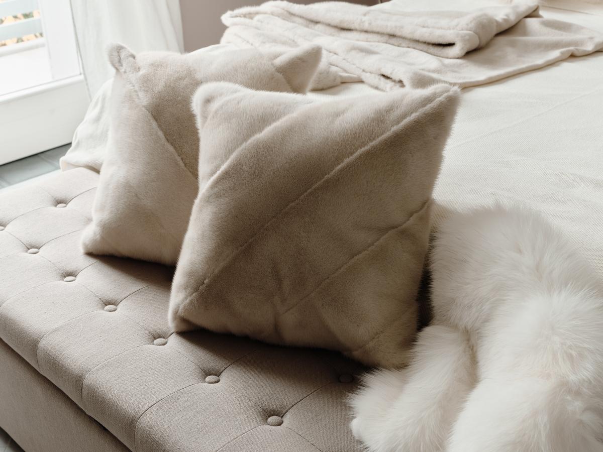 A certified pearl mink cushion where the special workmanship with 