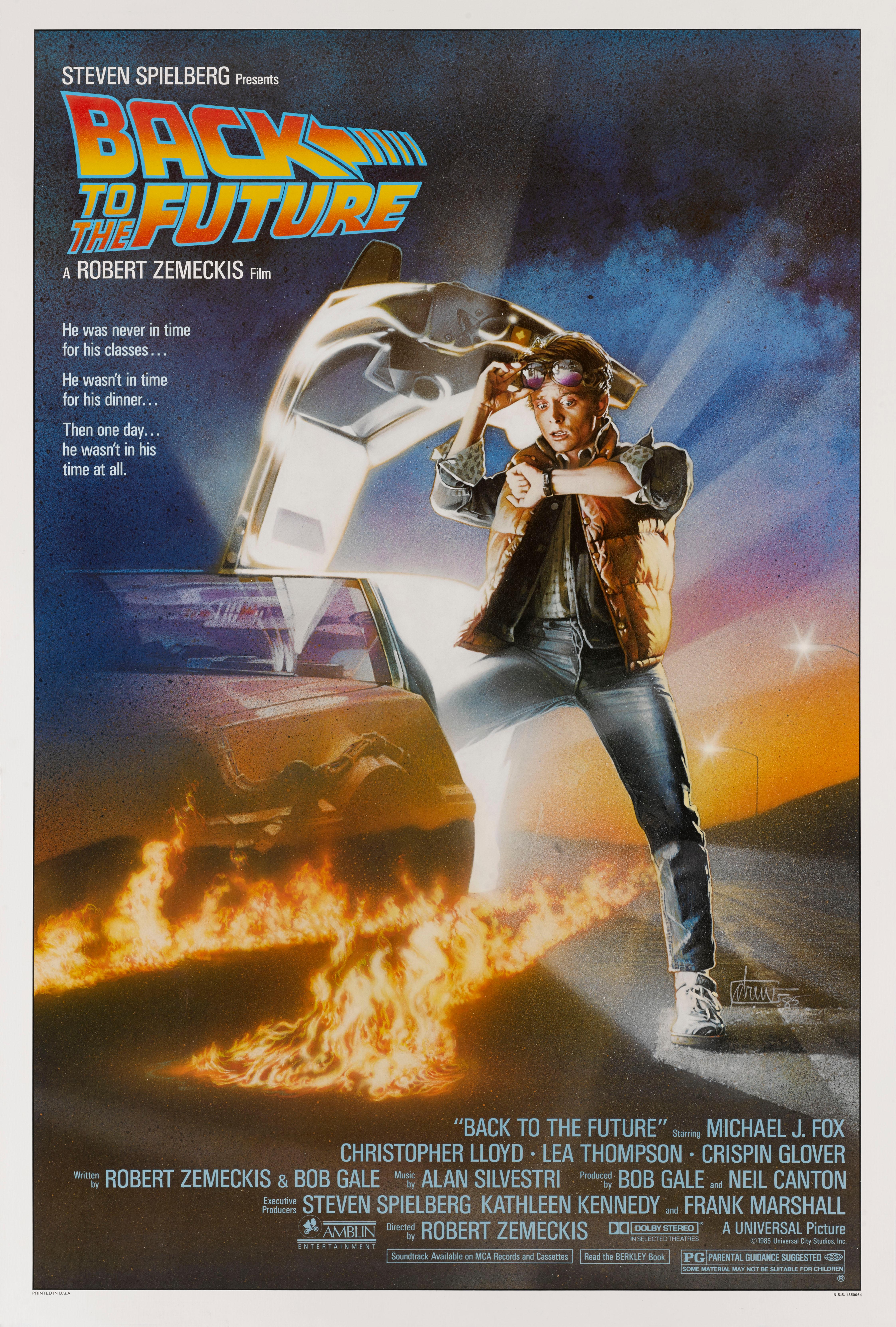 Poster cinematografico originale in stile Studio A per il classico cult del 1985 Ritorno al futuro. Questo film è stato diretto da Robert Zemeckis e interpretato da Michael J. Fox, Christopher Lloyd.
L'opera d'arte è del grande disegnatore di