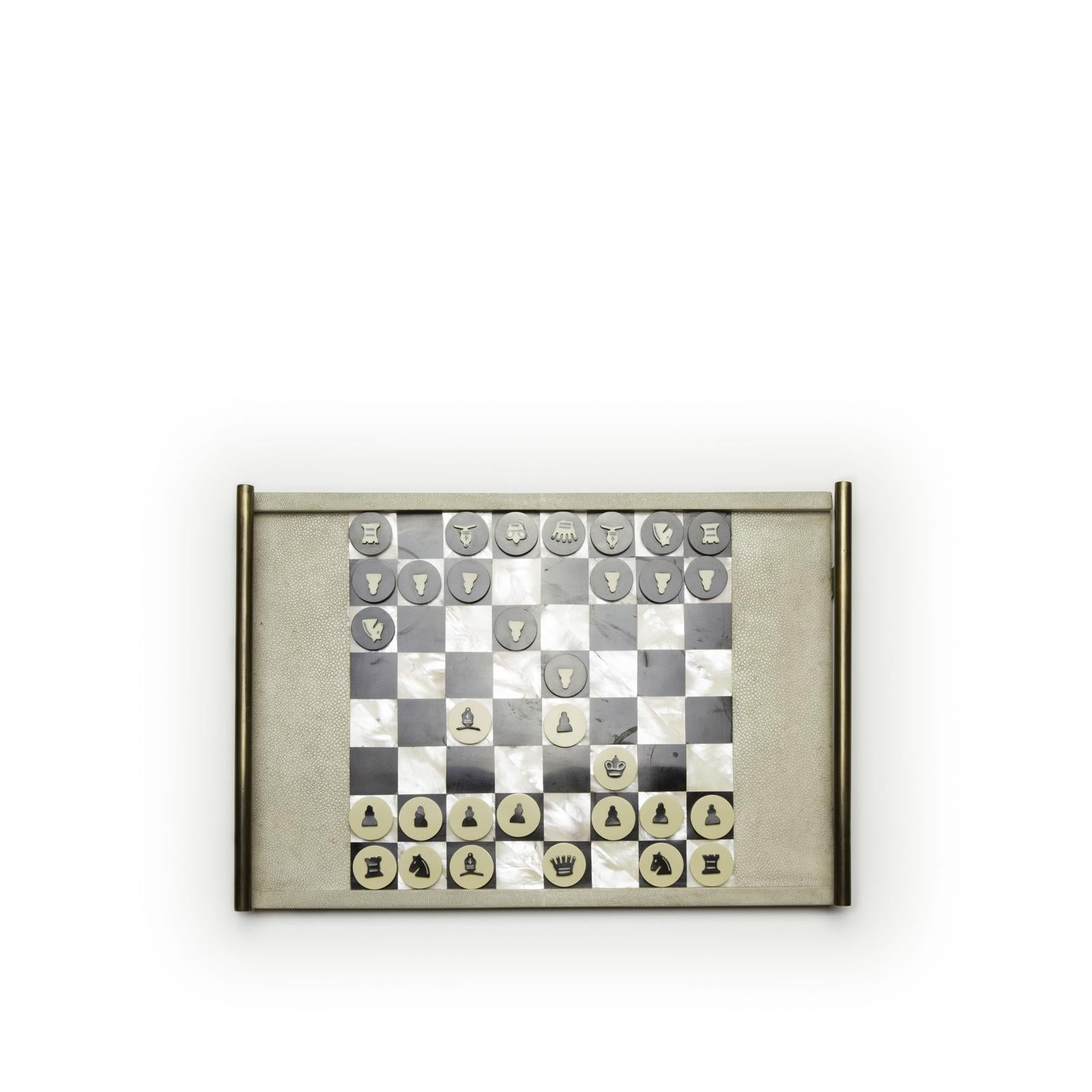 Table d'échecs Backgammon en galuchat et laiton de R&Y Augousti en vente 9