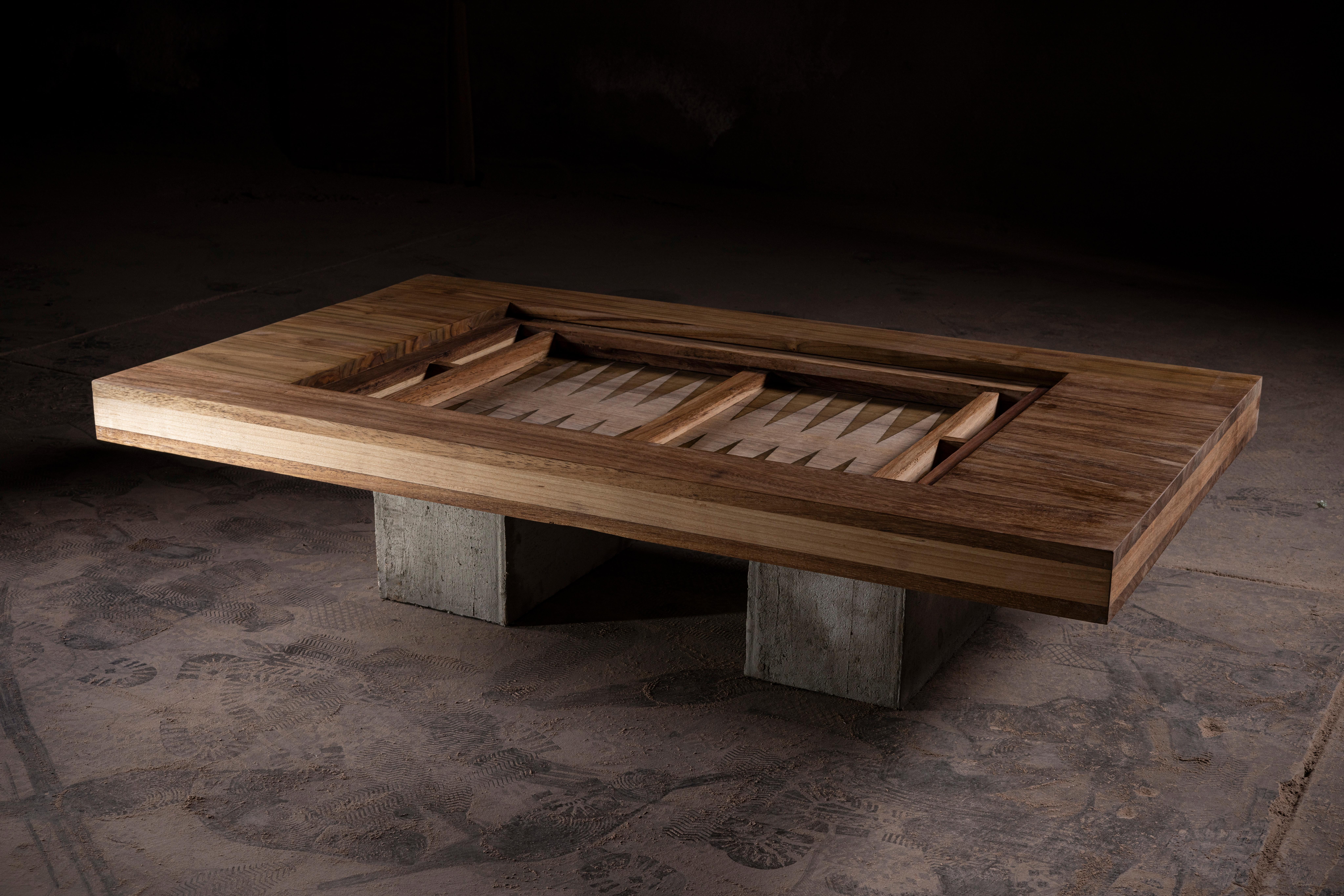 Backgammon Game & Coffee Table in Solid Parota Wood & Concrete by No Age Studio en vente 8