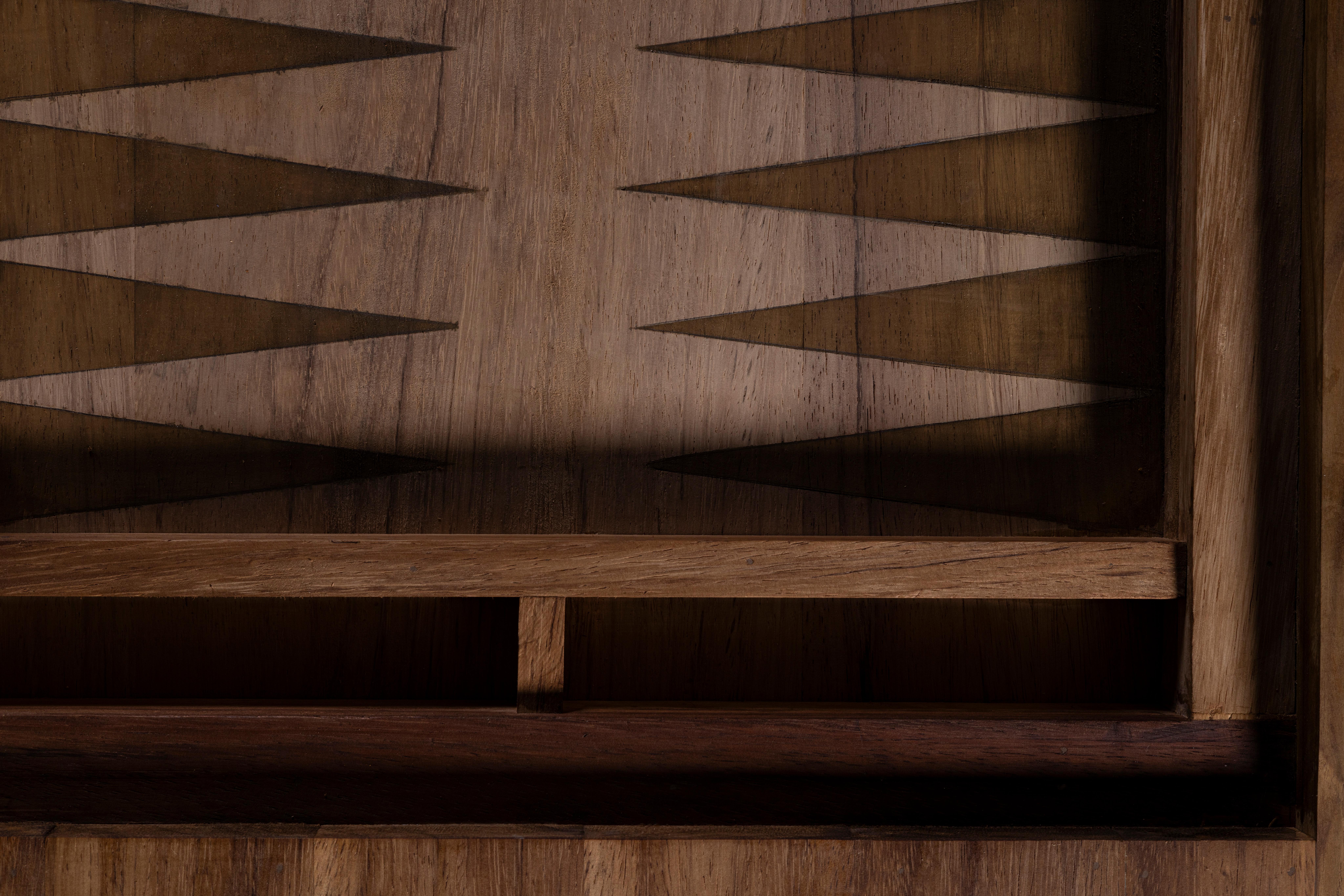 Backgammon Game & Coffee Table in Solid Parota Wood & Concrete by No Age Studio en vente 1