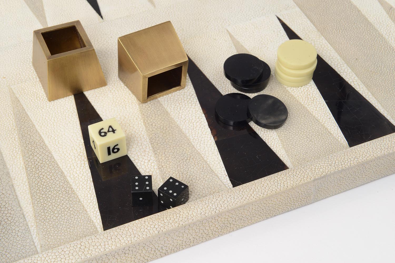 Backgammon-Tablett aus Chagrin-, Muschel- und Bronzepatina-Messing von Kifu, Paris (Art déco) im Angebot