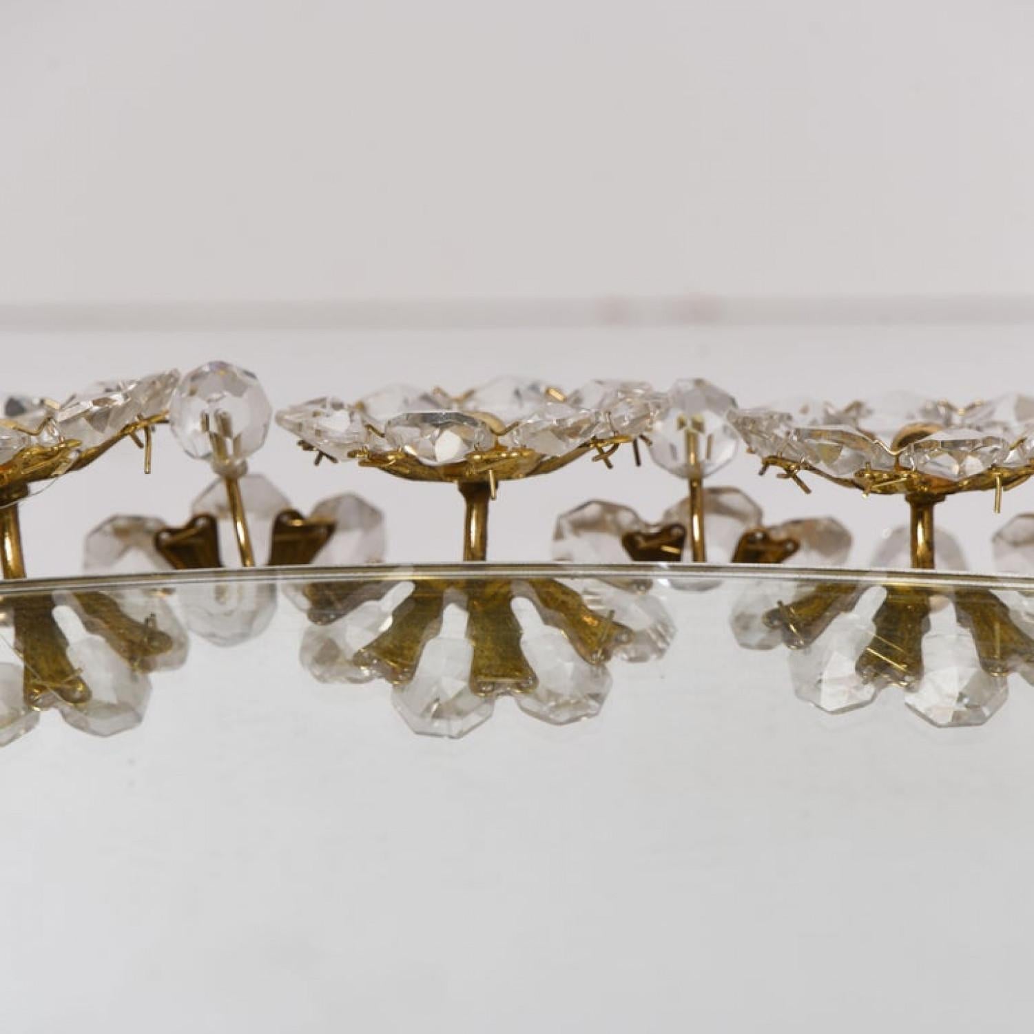 Fin du 20e siècle Miroir à fleurs rétroéclairé, cristaux en laiton doré, 1970 en vente