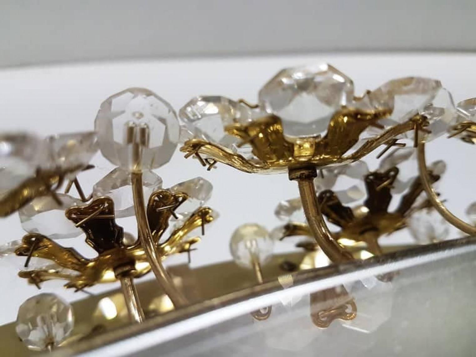 Ottone Specchio a fiori retroilluminato, cristalli in ottone dorato, 1970 in vendita