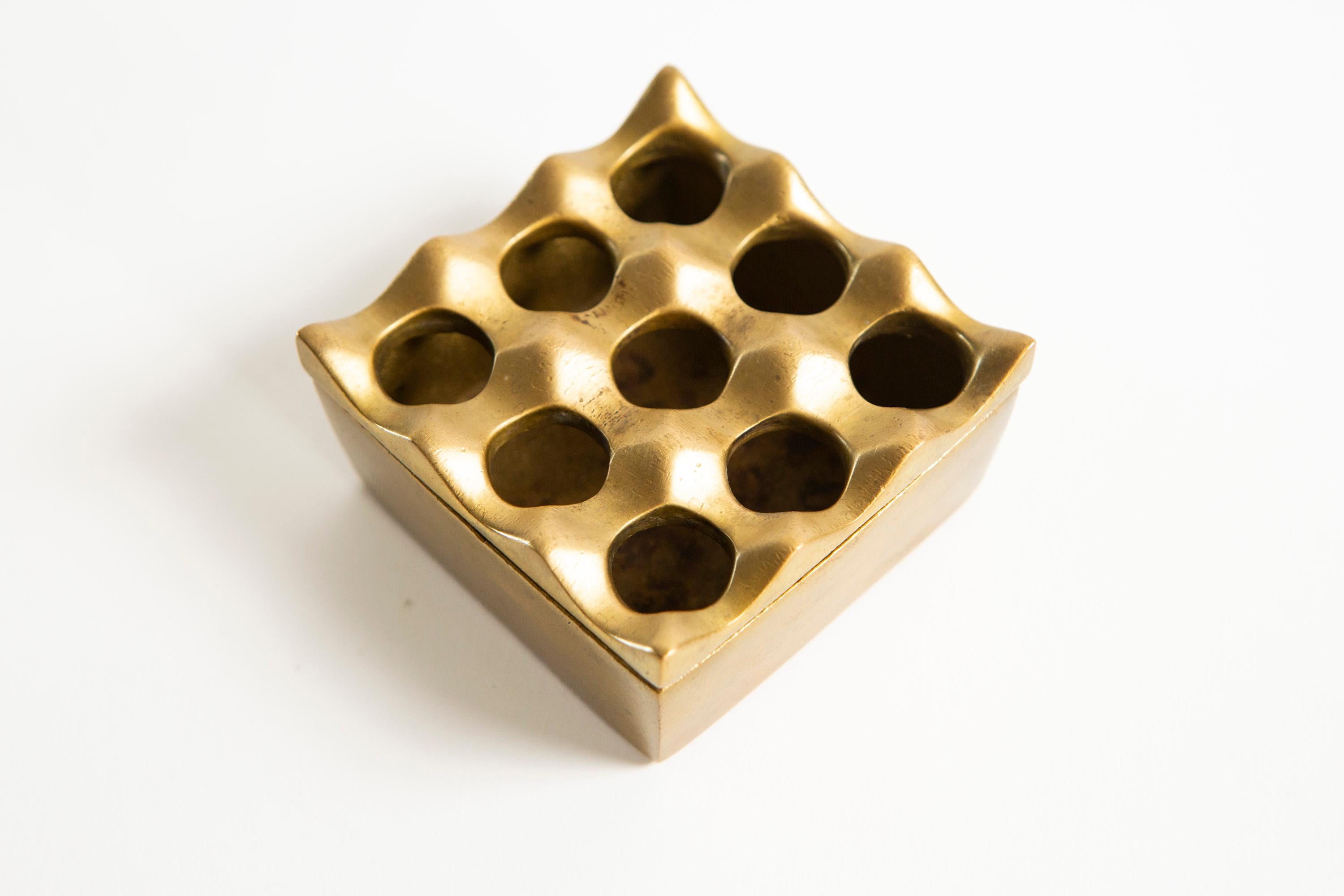 grid ashtray