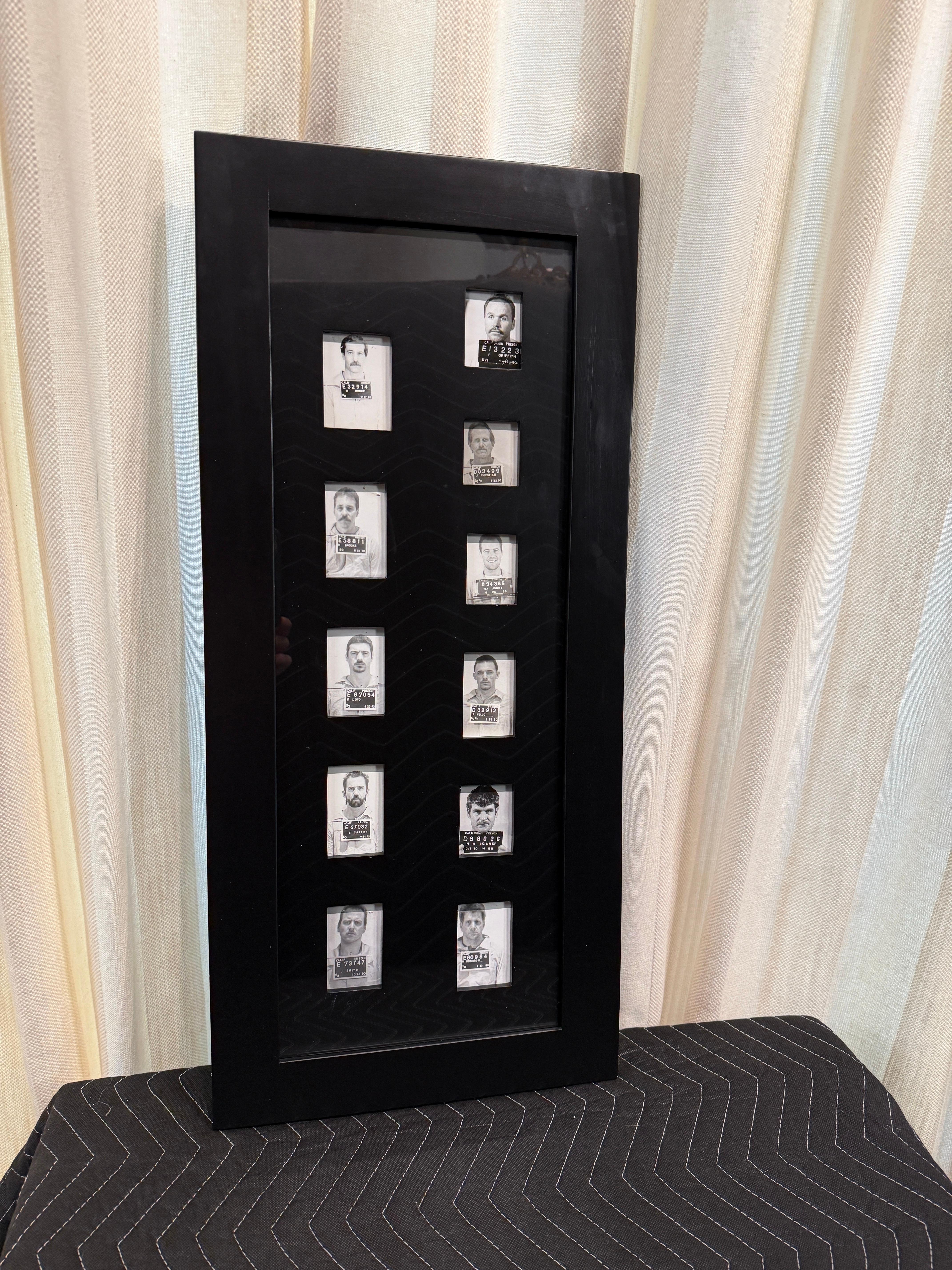 Unglaubliche Sammlung von elf (11) Original-Fahndungsbildern der Polizei von Salt Lake City, Utah, aus den 1950er und 1960er Jahren. Es handelt sich dabei um Bagatelldelikte der damaligen Zeit, die schön eingerahmt sind.  Es ist ein so verspieltes