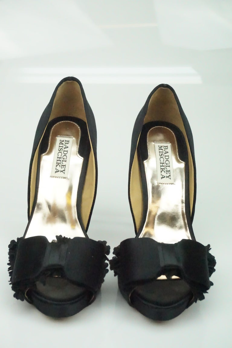 badgley mischka frances bow pump