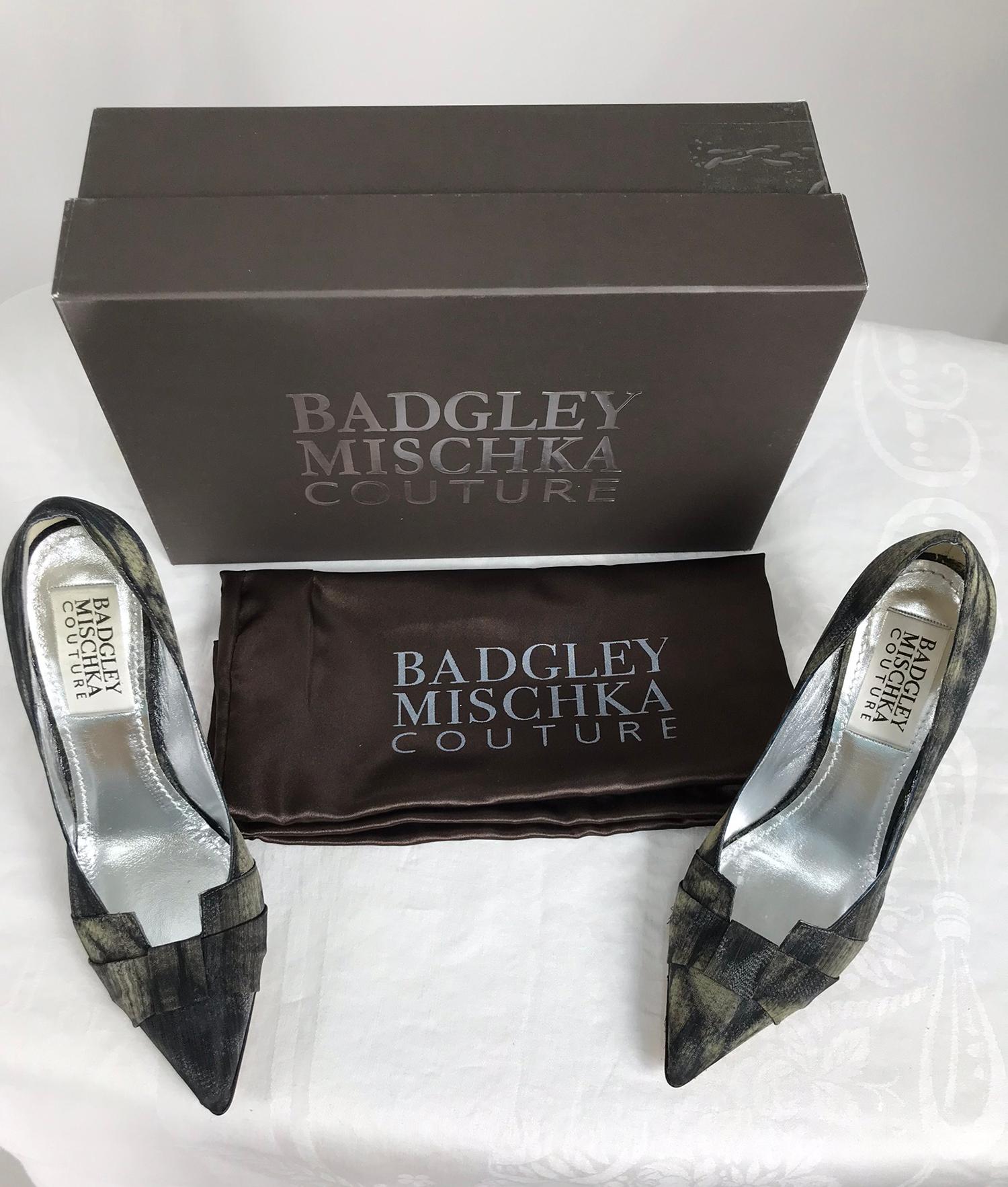 Women's Badgley Mischka Couture Black Sunflower Fabric High Heel Pumps 6 1/2 For Sale