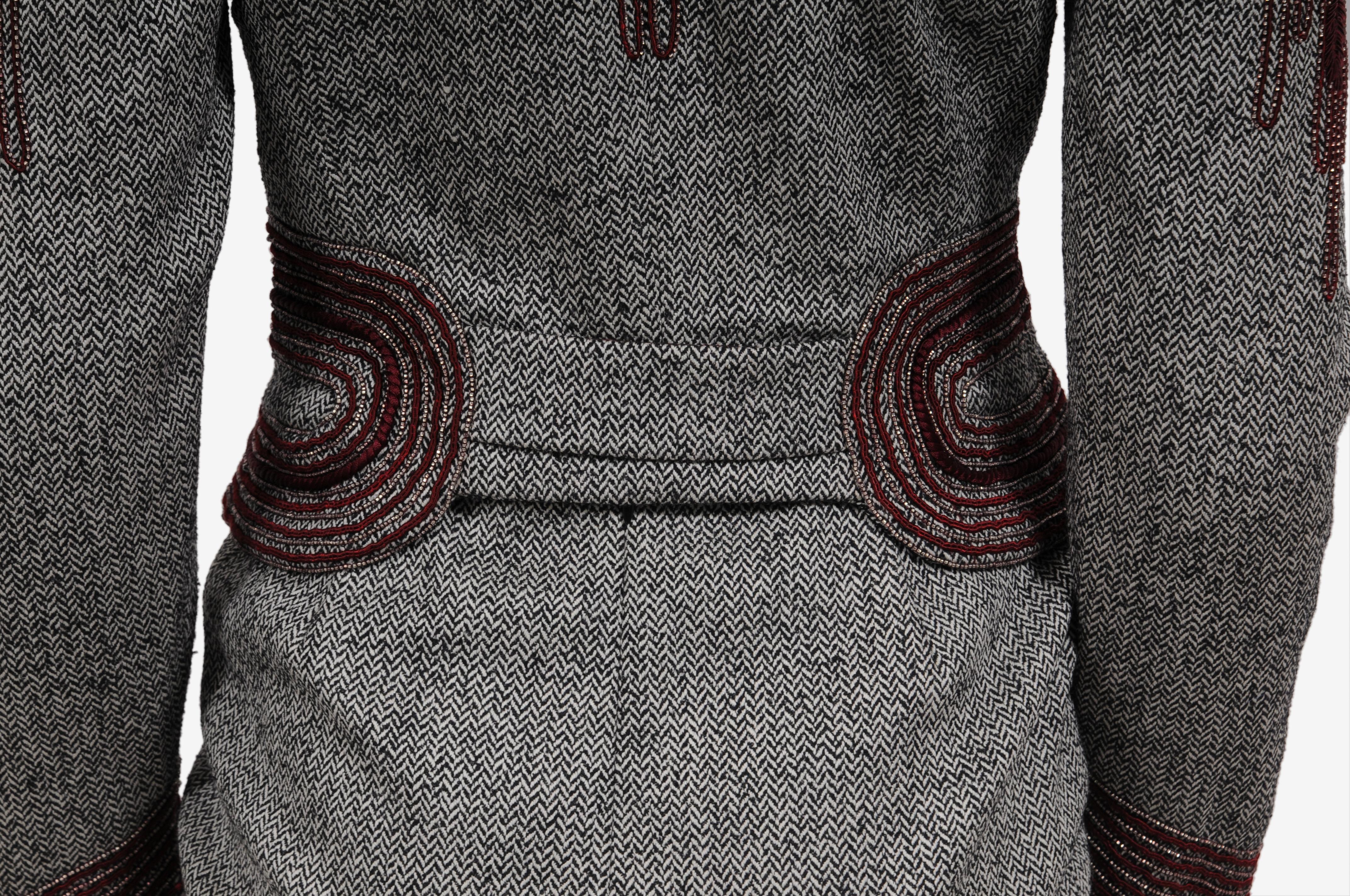 Badgley Mischka veste brodée jupe tailleur taille 6 noir blanc rouge laine en vente 4