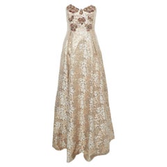 Badgley Mischka Trägerloses Kleid aus Roségold mit Blumenmotiv und Brokat-Paillettendetails, L