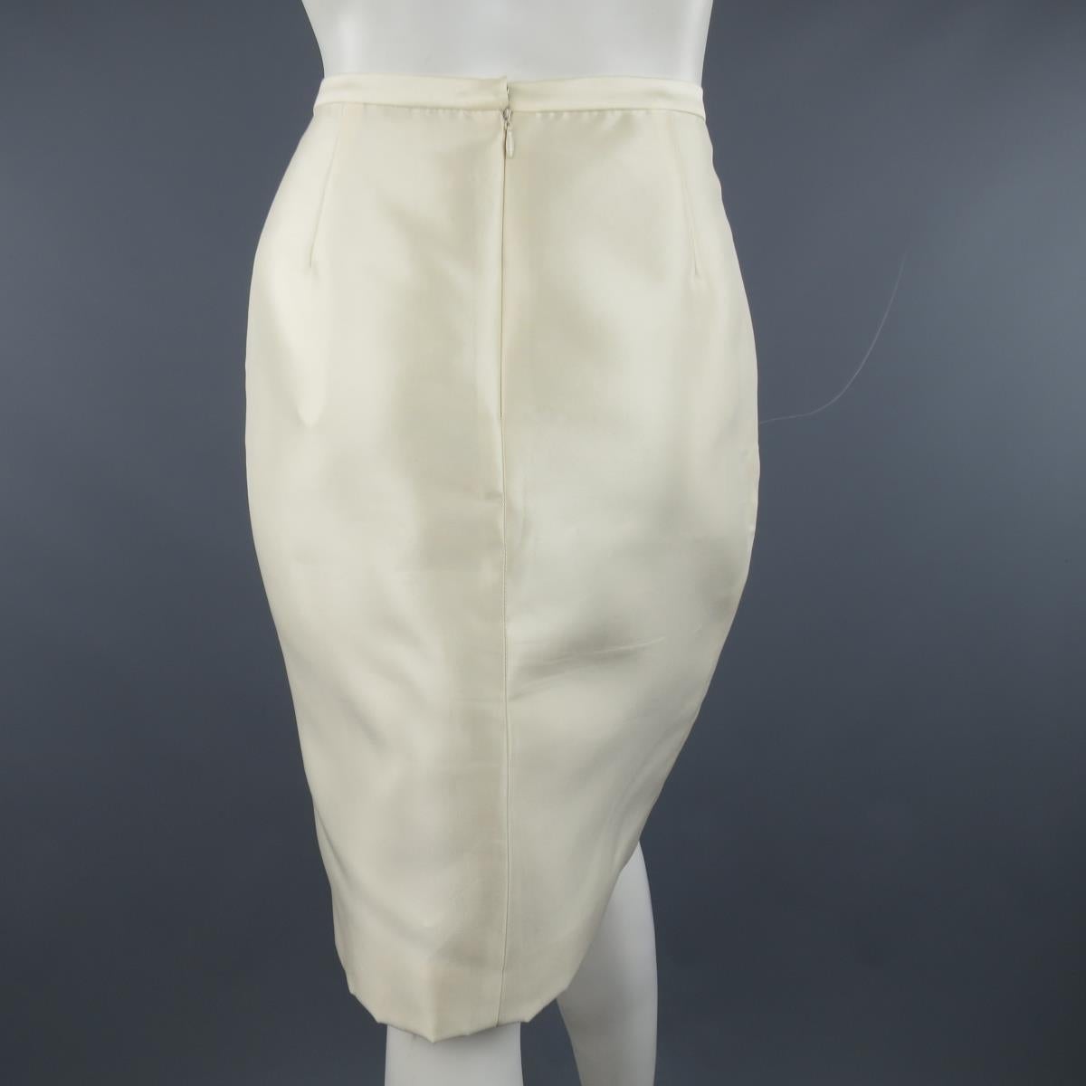 BADGLEY MISCHKA Size 6 Cream Structured Satin Pencil Skirt In Excellent Condition For Sale In San Francisco, CA