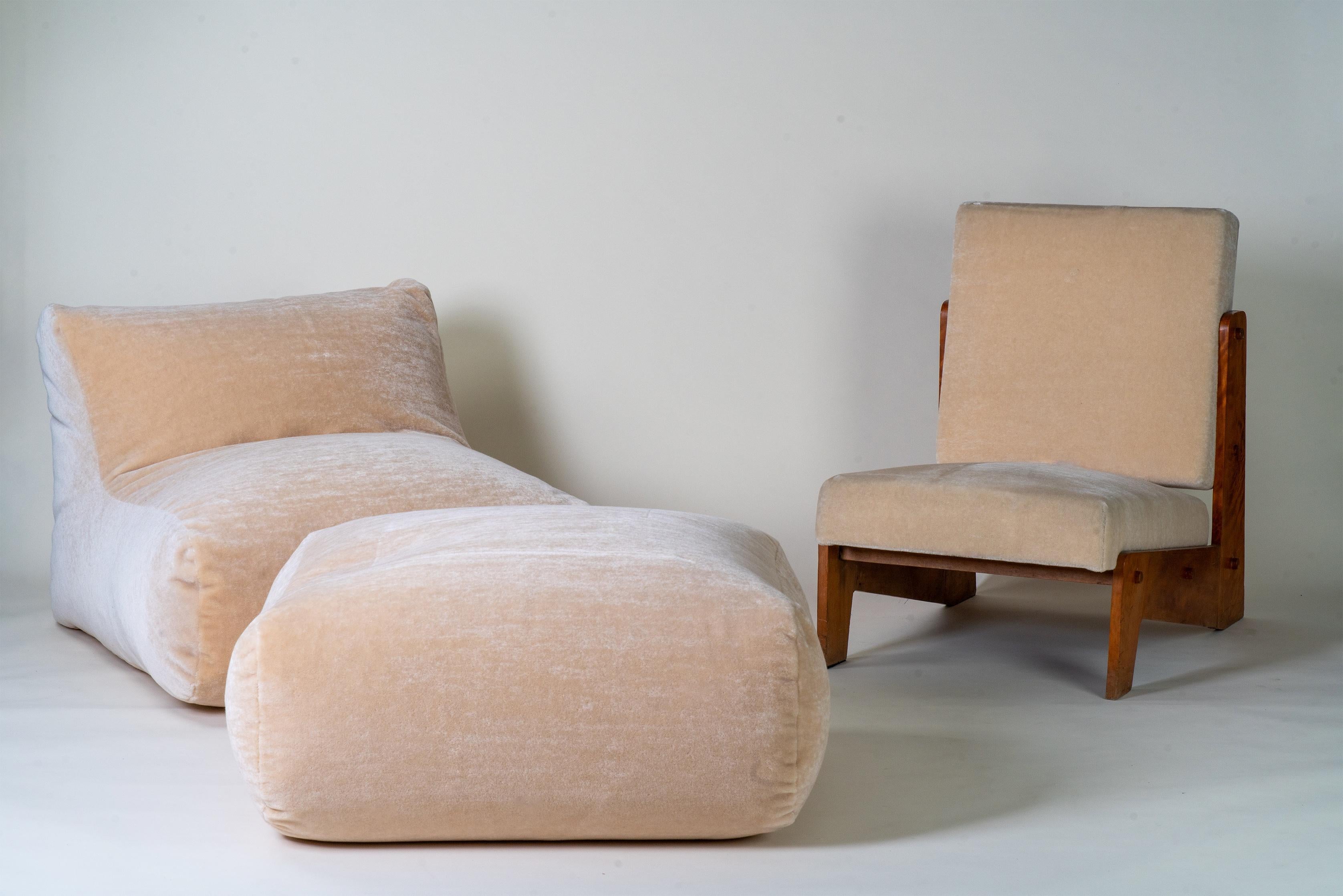 Bag Chair and Ottoman in Velvet by Piet Hein Eek 

Piet Hein Eek, born on April 29, 1967, in Purmerend, Netherlands, is a Dutch designer best known for his innovative approach to design and craftsmanship. Eek studied at the Academy for Industrial