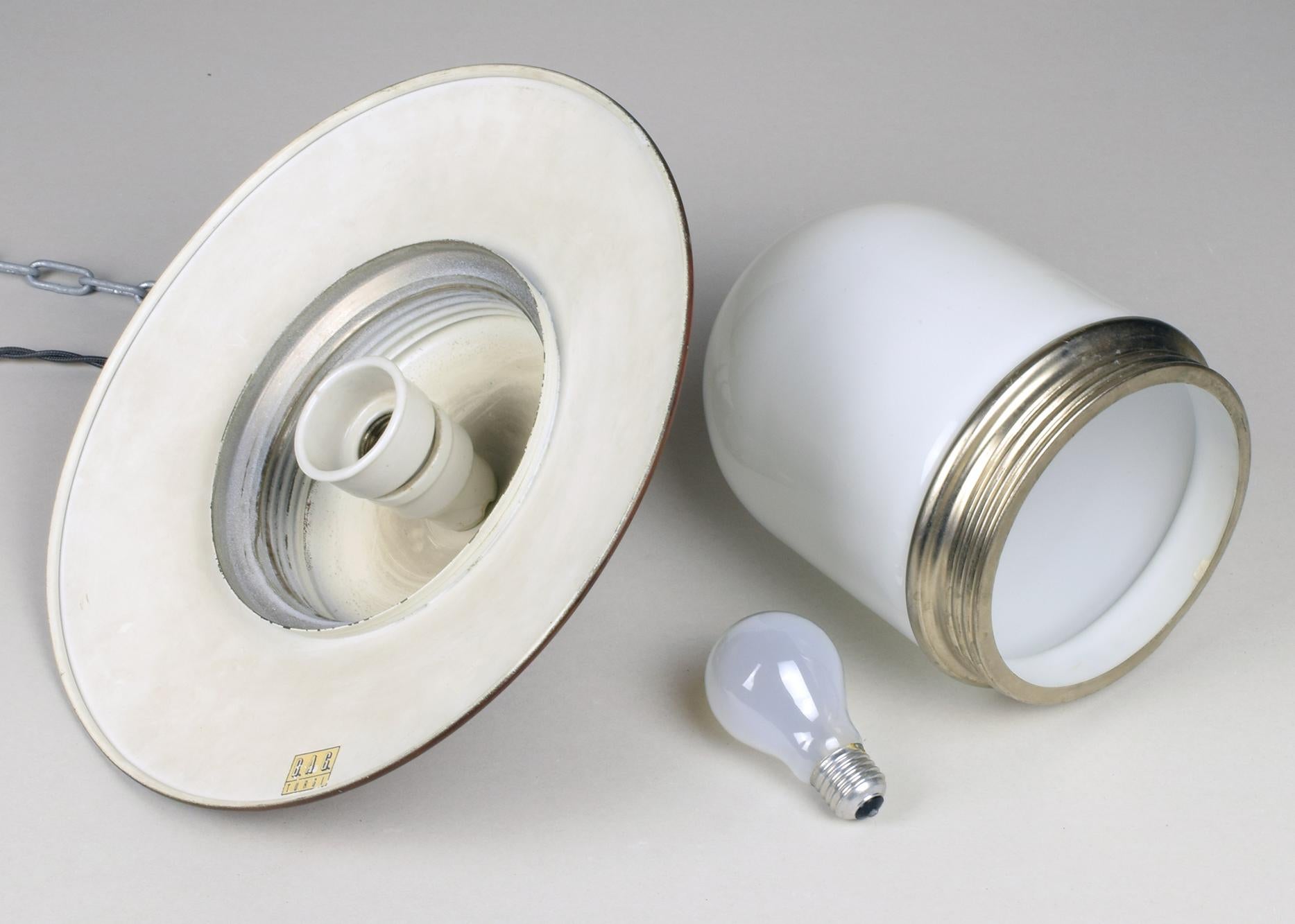 B.A.G. Turgi Lampada a sospensione Bauhaus industriale degli anni '30 attribuita a Hin Bredendieck in vendita 2