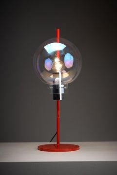 Lampada da tavolo BAG Turgi con sfera in vetro trasparente iridescente