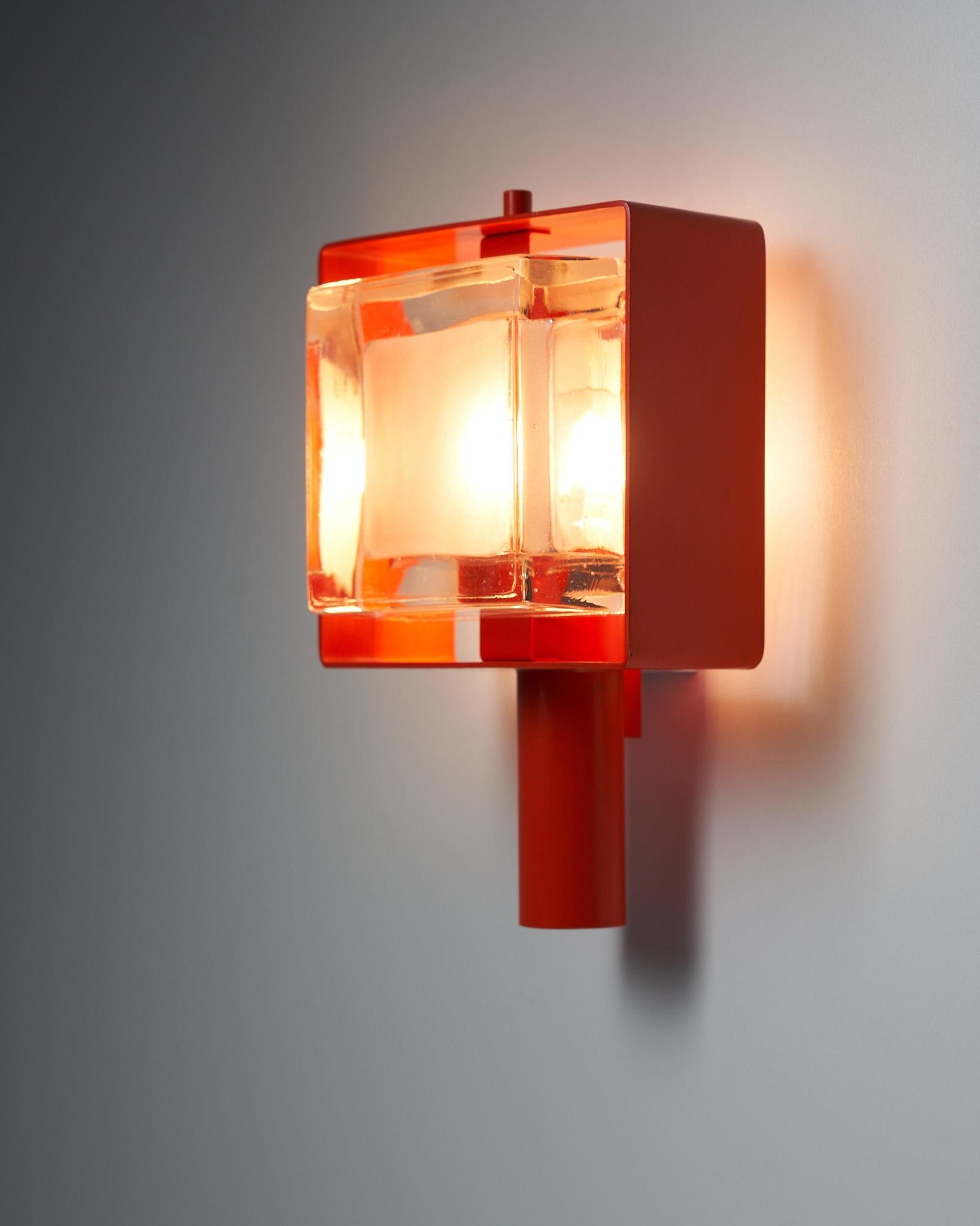 Introducing a wall lamp by the iconic manufacturer BAG Turgi, revered among design enthusiasts for its timeless creations. Discovering a new, unique piece from this esteemed brand is always a delight, as their items are notoriously difficult to come