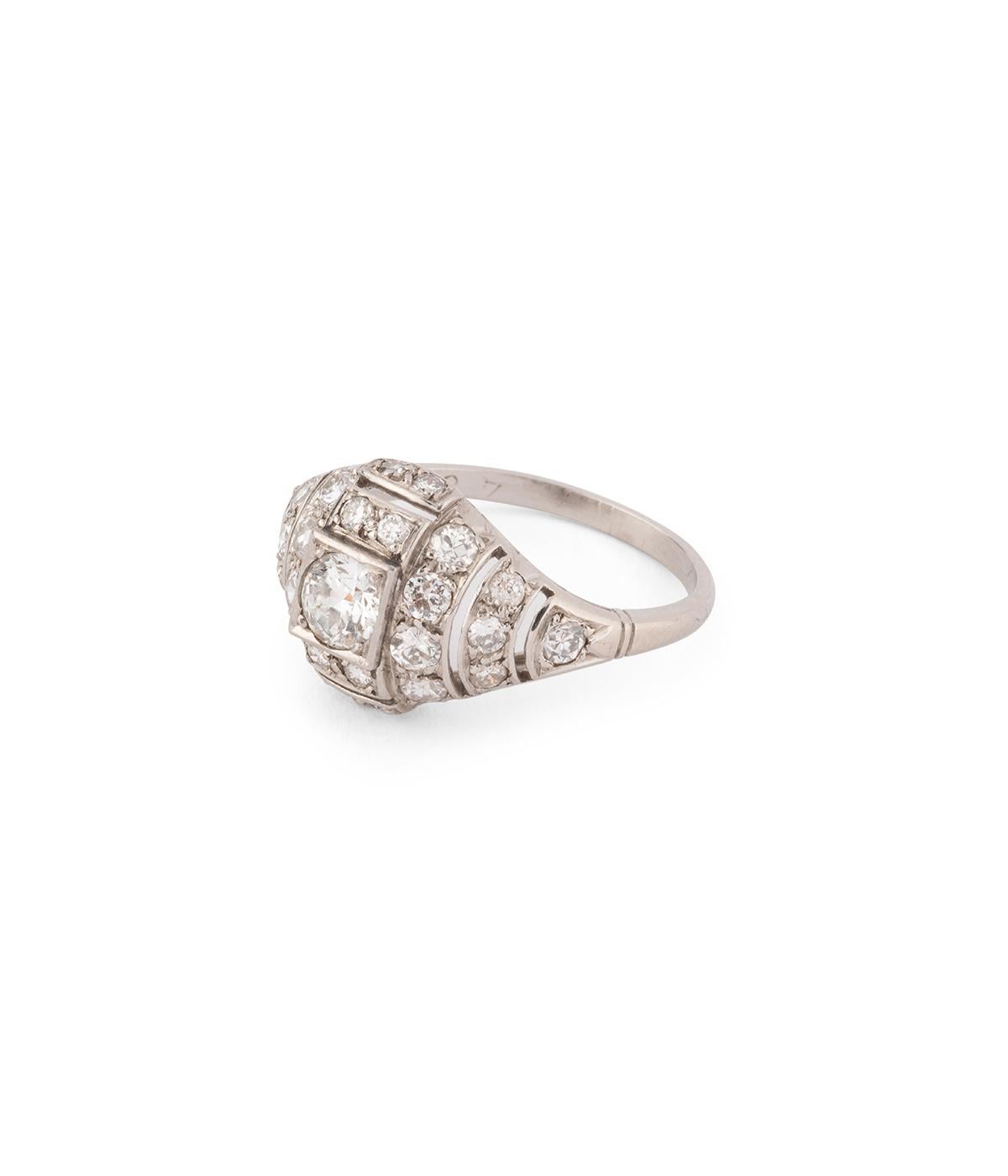 Bagues Art déco aus Platin und Diamanten für Damen oder Herren im Angebot