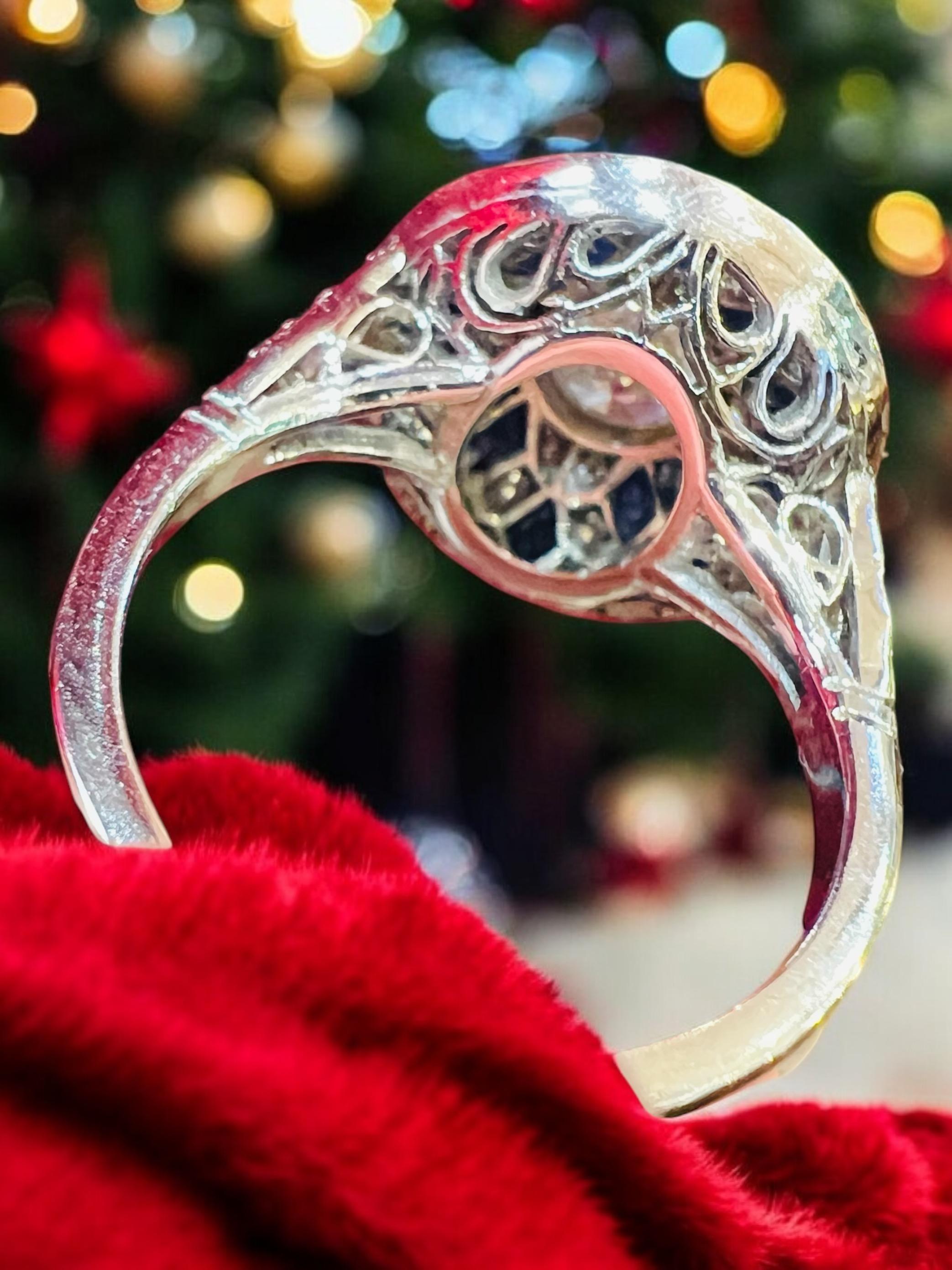 Art deco ring, in platinum set with diamonds and sapphires For Sale 3