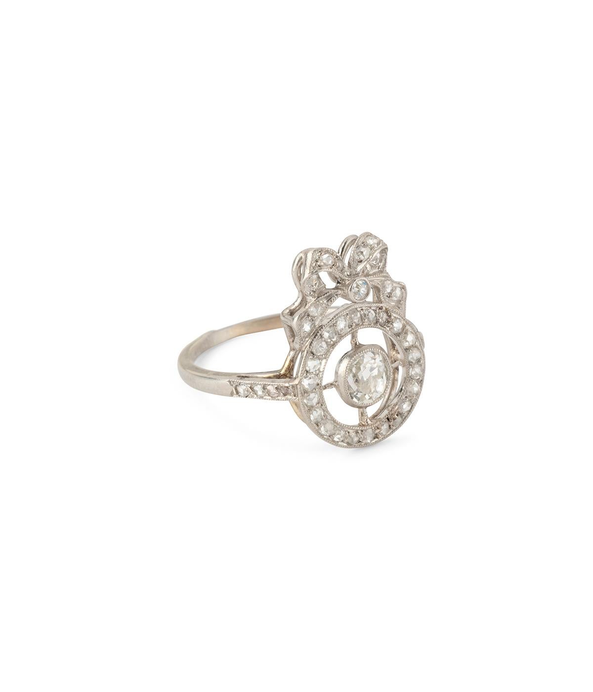 Bague Belle époque aus Platin und Diamanten für Damen oder Herren im Angebot