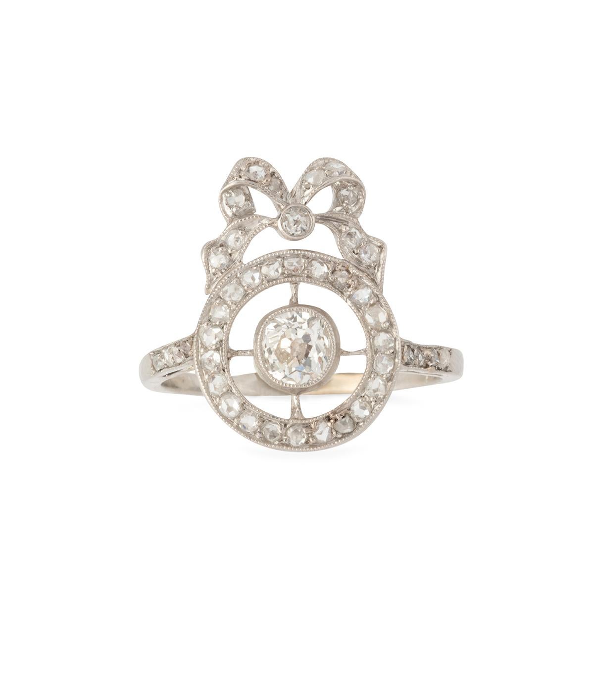 Bague Belle époque aus Platin und Diamanten im Angebot 2