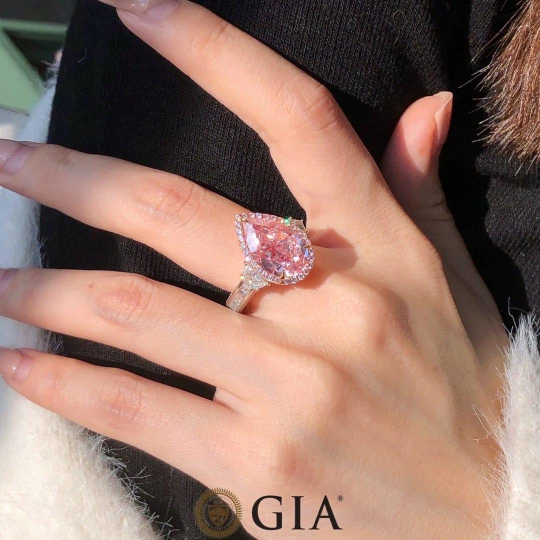 7.58ct Rose Brown Diamond Halo Cocktail Ring Internally Flawless GIA In New Condition For Sale In PARIS, FR