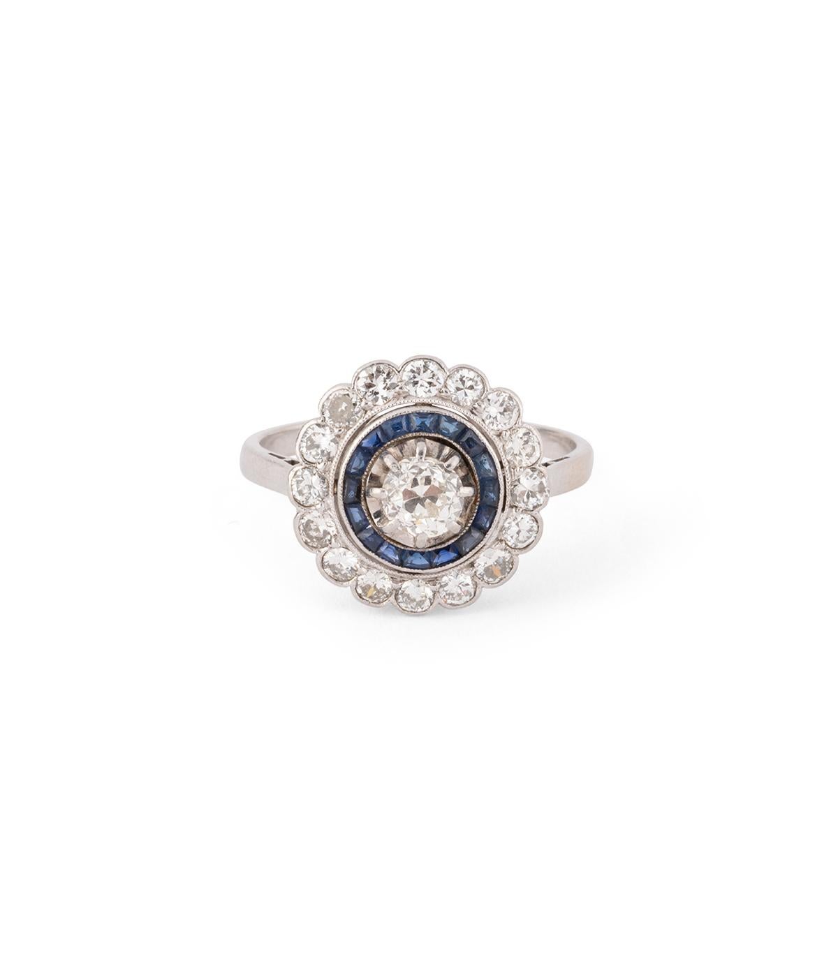 Bague de fiançailles ancienne en platine, diamants et saphirs en venta 2
