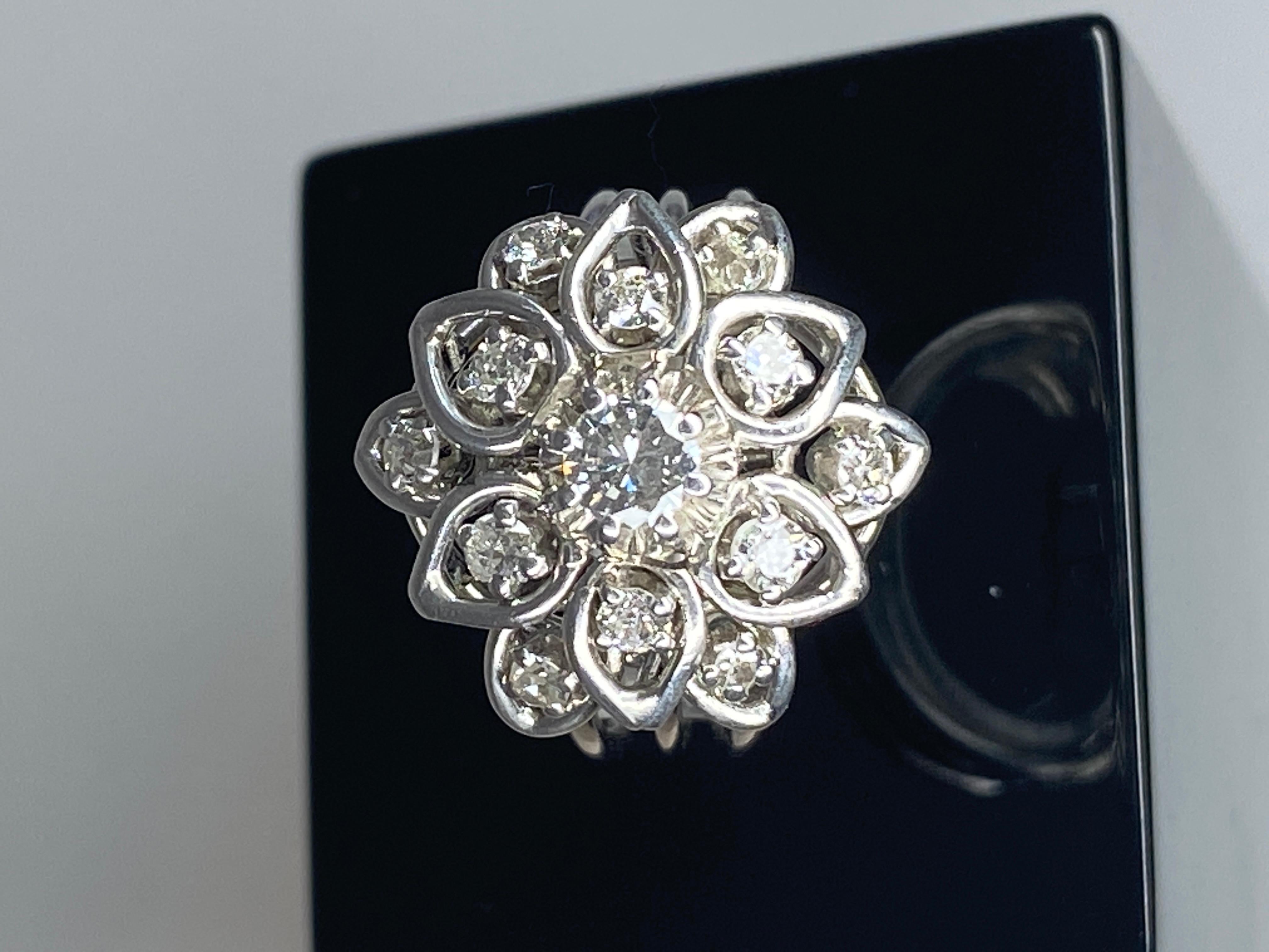 Bague De Fiançailles En Platine, Importante “Fleur” Pavée De Diamants For Sale 7