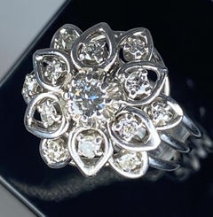 Bague De Fiançailles En Platine, Importante Fleur Pavée De Diamants