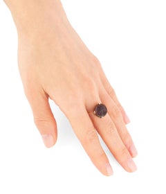 Bague des années 20 ornée d'un camée sur sardoine