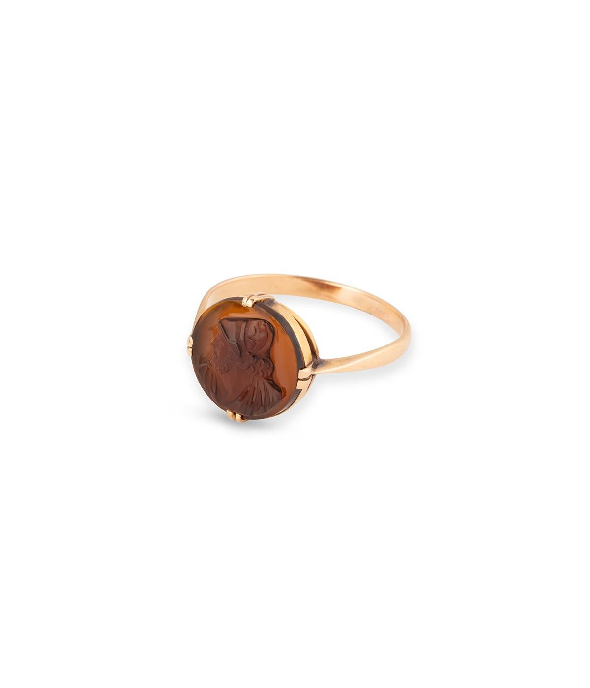 Bague des années 20 ornée d'un camée sur sardoine (Porträtschliff) im Angebot