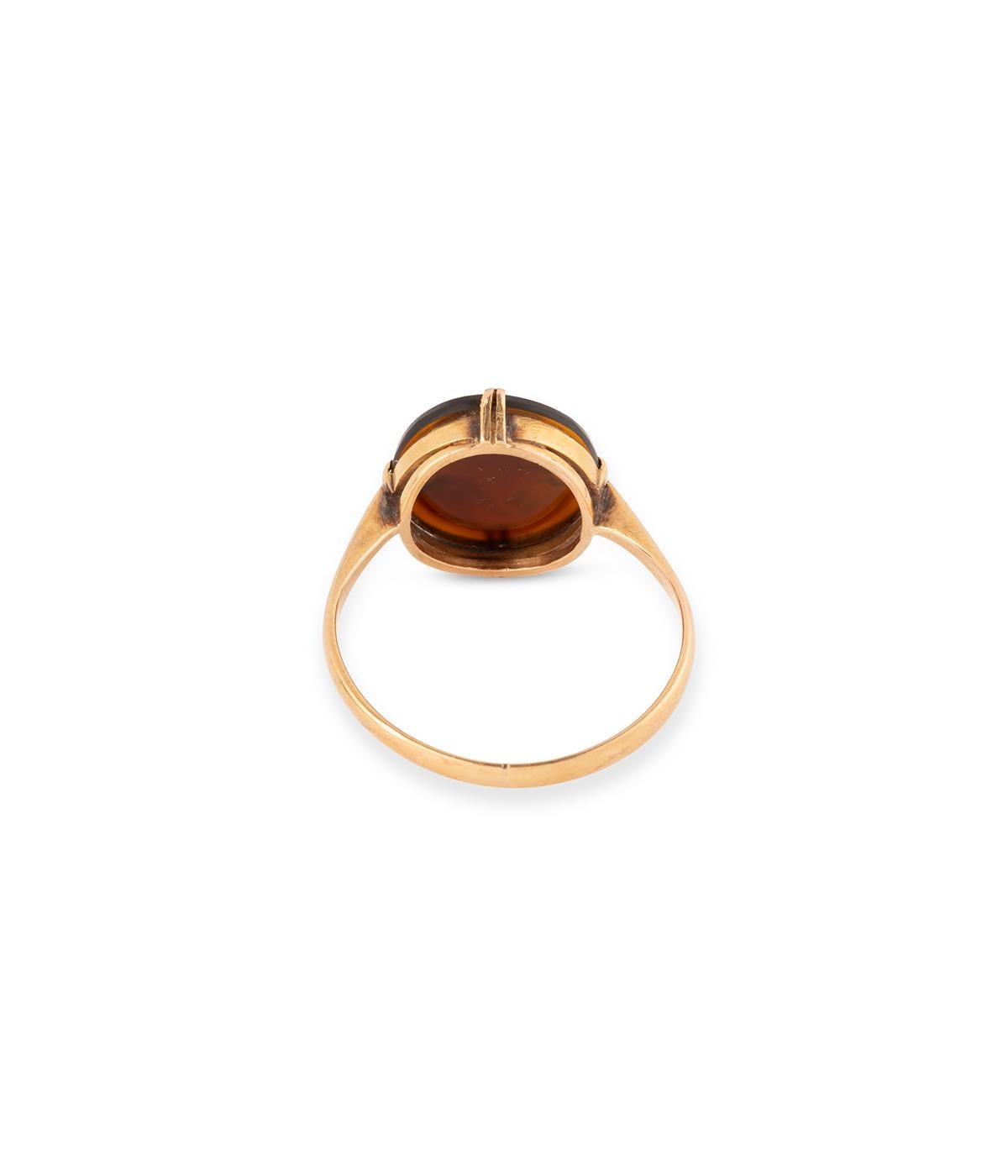 Bague des années 20 ornée d'un camée sur sardoine im Angebot 1